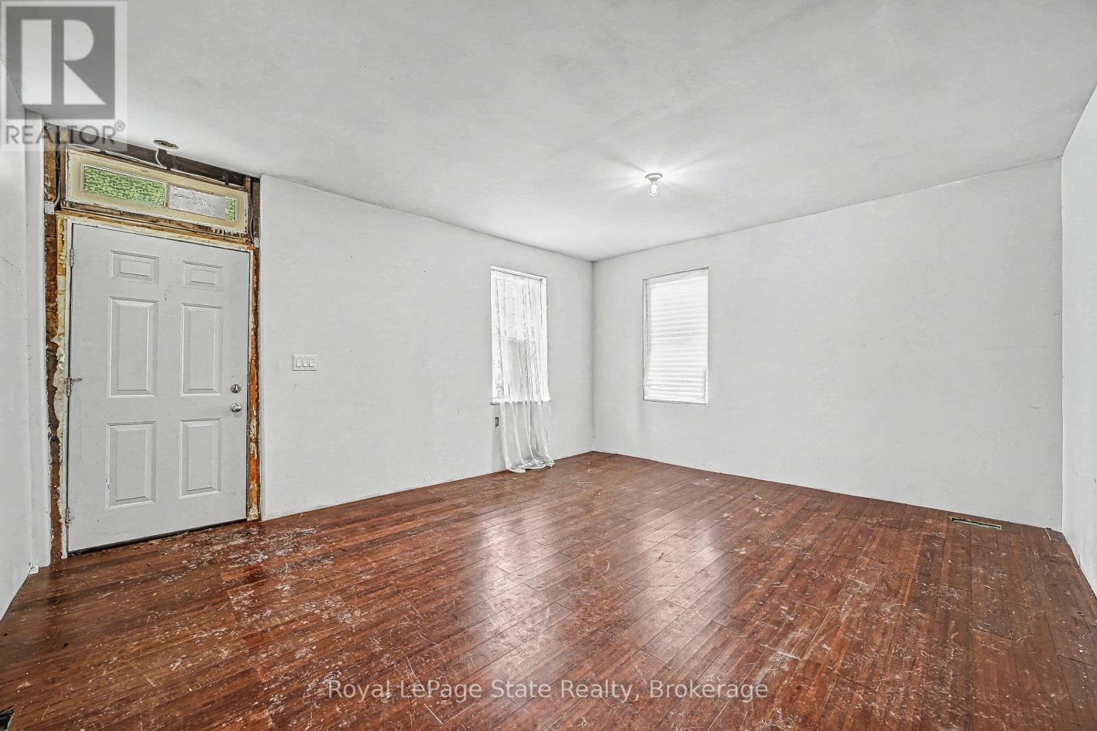 












36 RIVER STREET

,
Thorold (Port Robinson),




Ontario
L0S1K0

