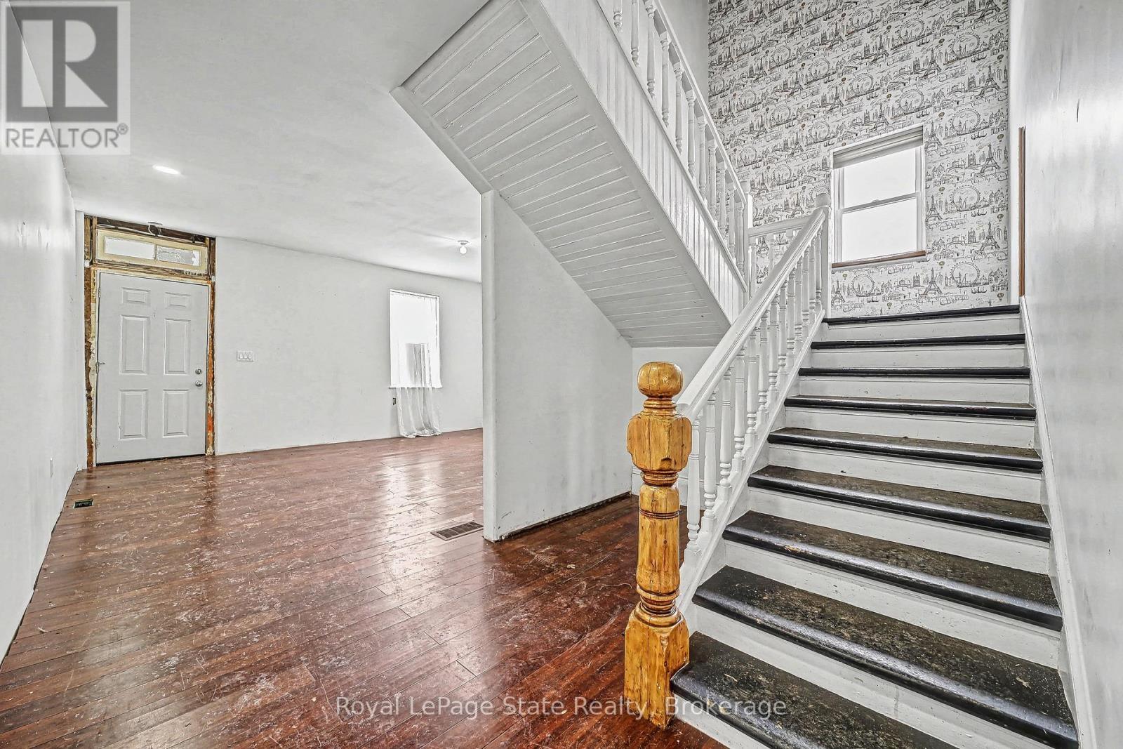 












36 RIVER STREET

,
Thorold (Port Robinson),




Ontario
L0S1K0

