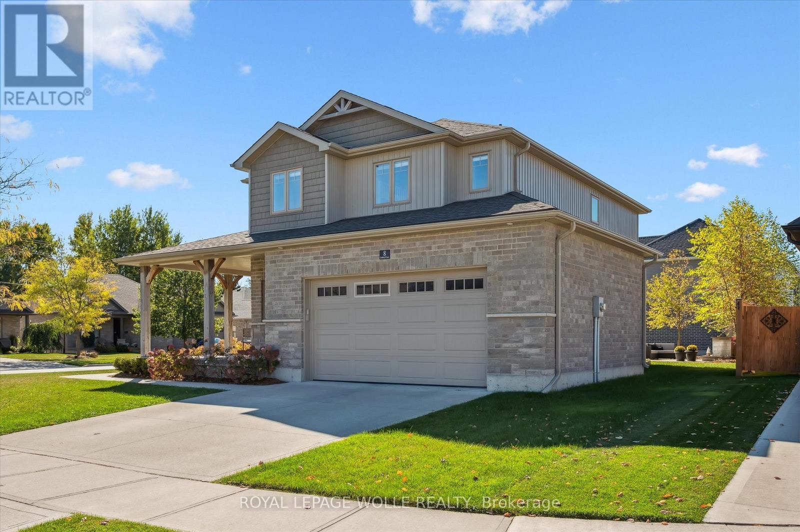 












8 GRIFFITH COURT

,
North Perth,




Ontario
N4W0G1

