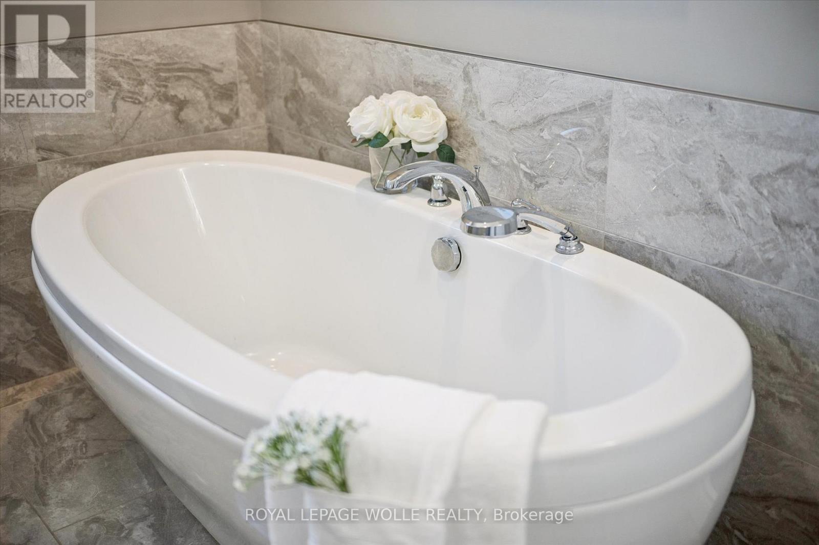 












8 GRIFFITH COURT

,
North Perth,




Ontario
N4W0G1

