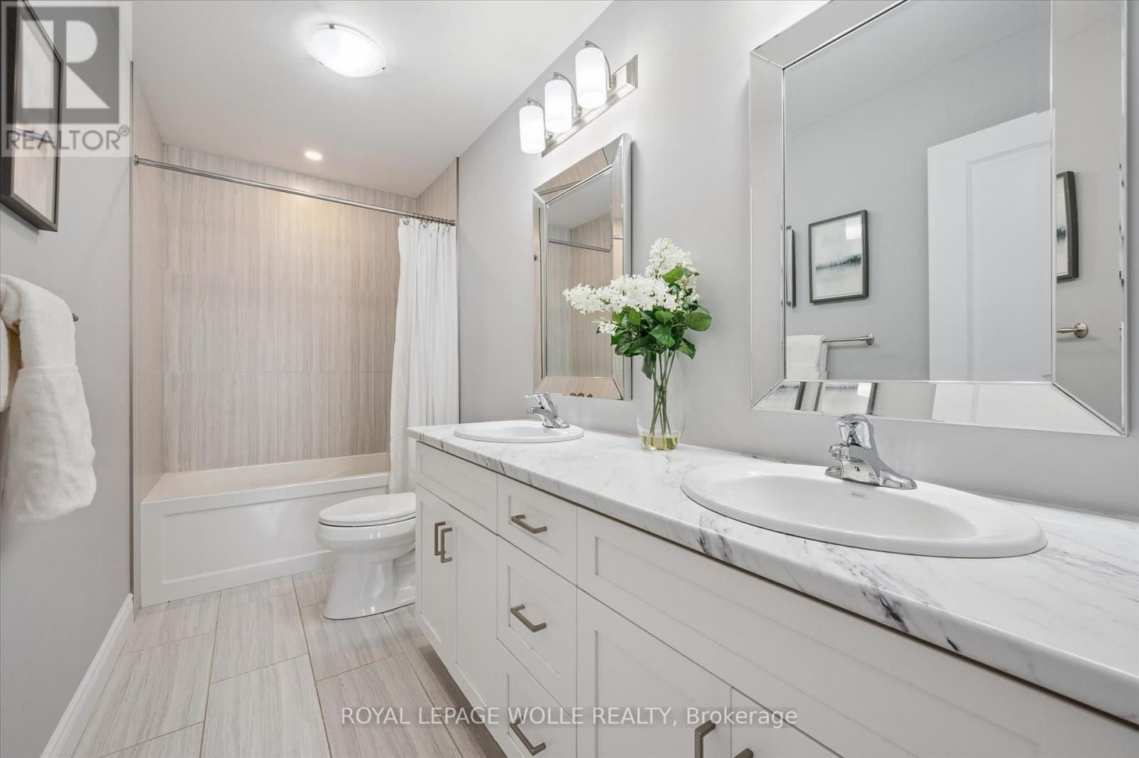 












8 GRIFFITH COURT

,
North Perth,




Ontario
N4W0G1

