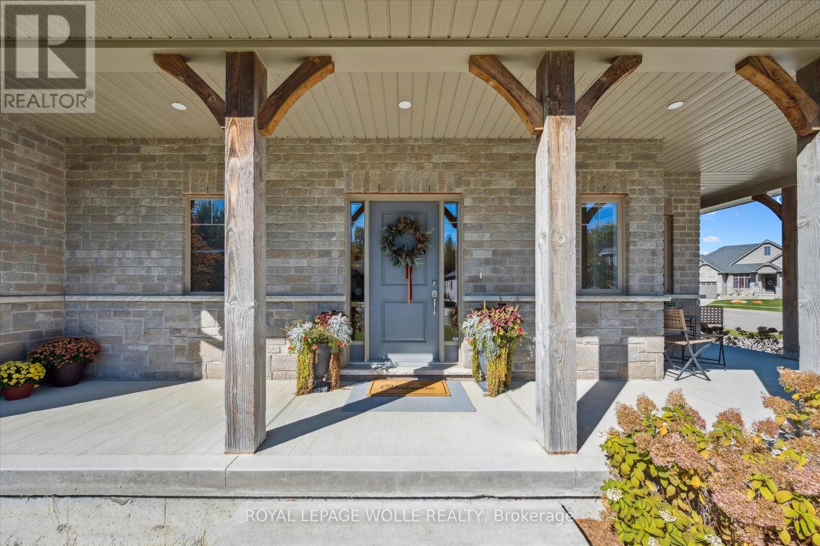 












8 GRIFFITH COURT

,
North Perth,




Ontario
N4W0G1

