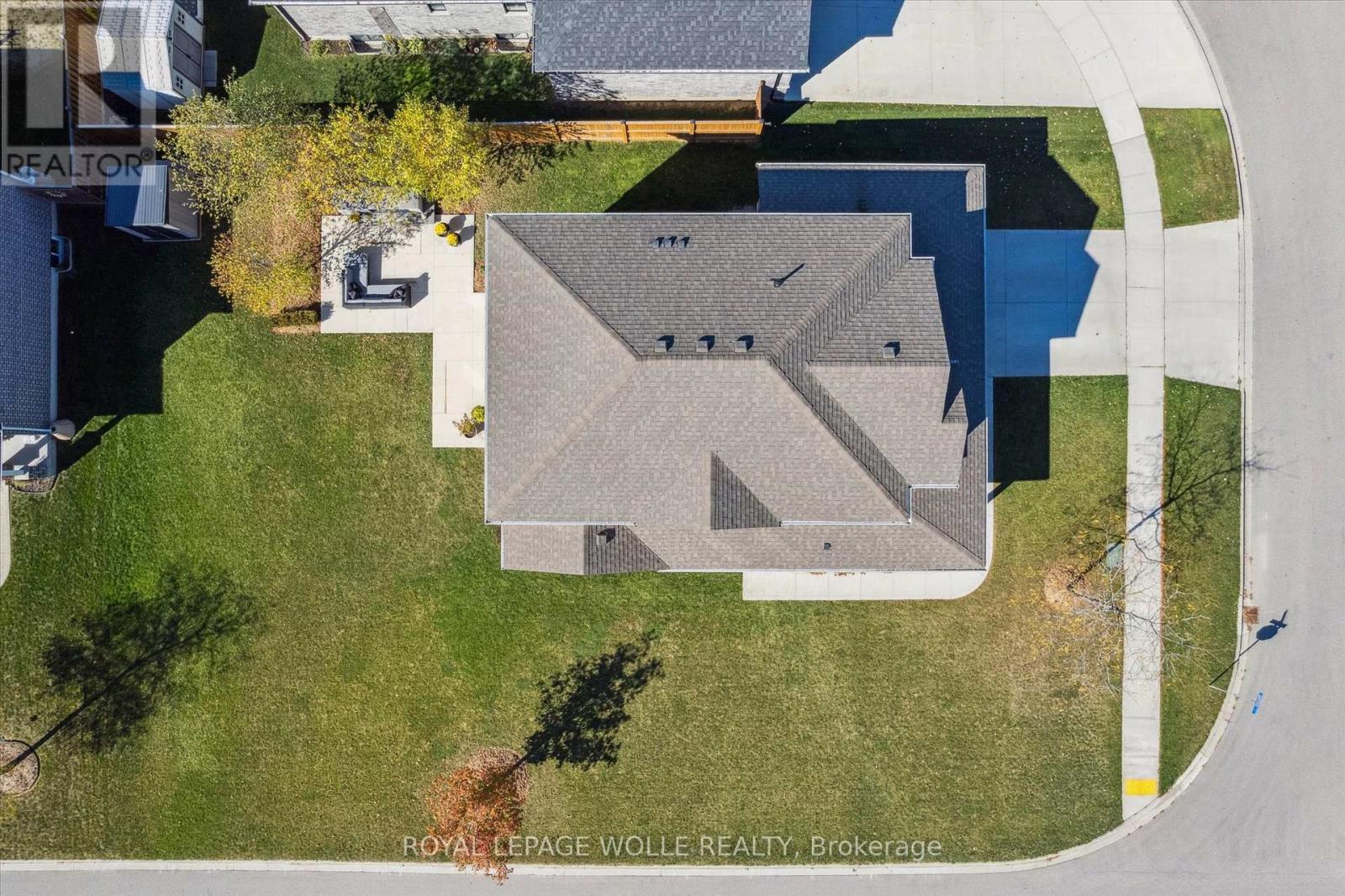 












8 GRIFFITH COURT

,
North Perth,




Ontario
N4W0G1

