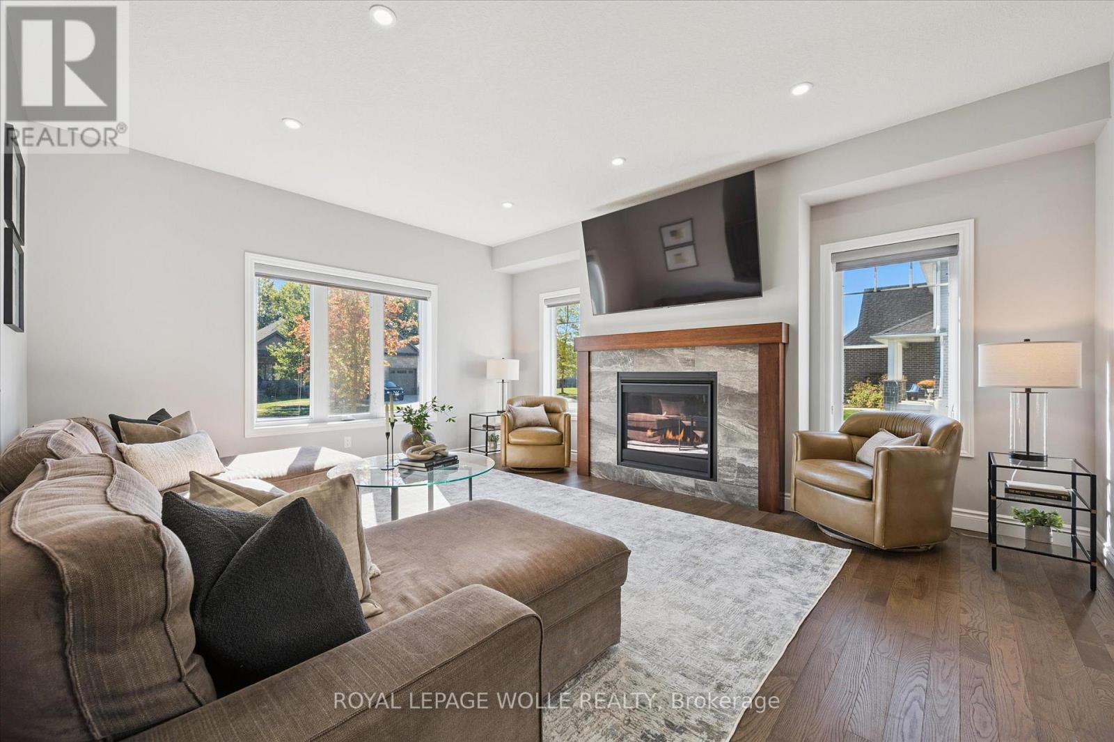 












8 GRIFFITH COURT

,
North Perth,




Ontario
N4W0G1

