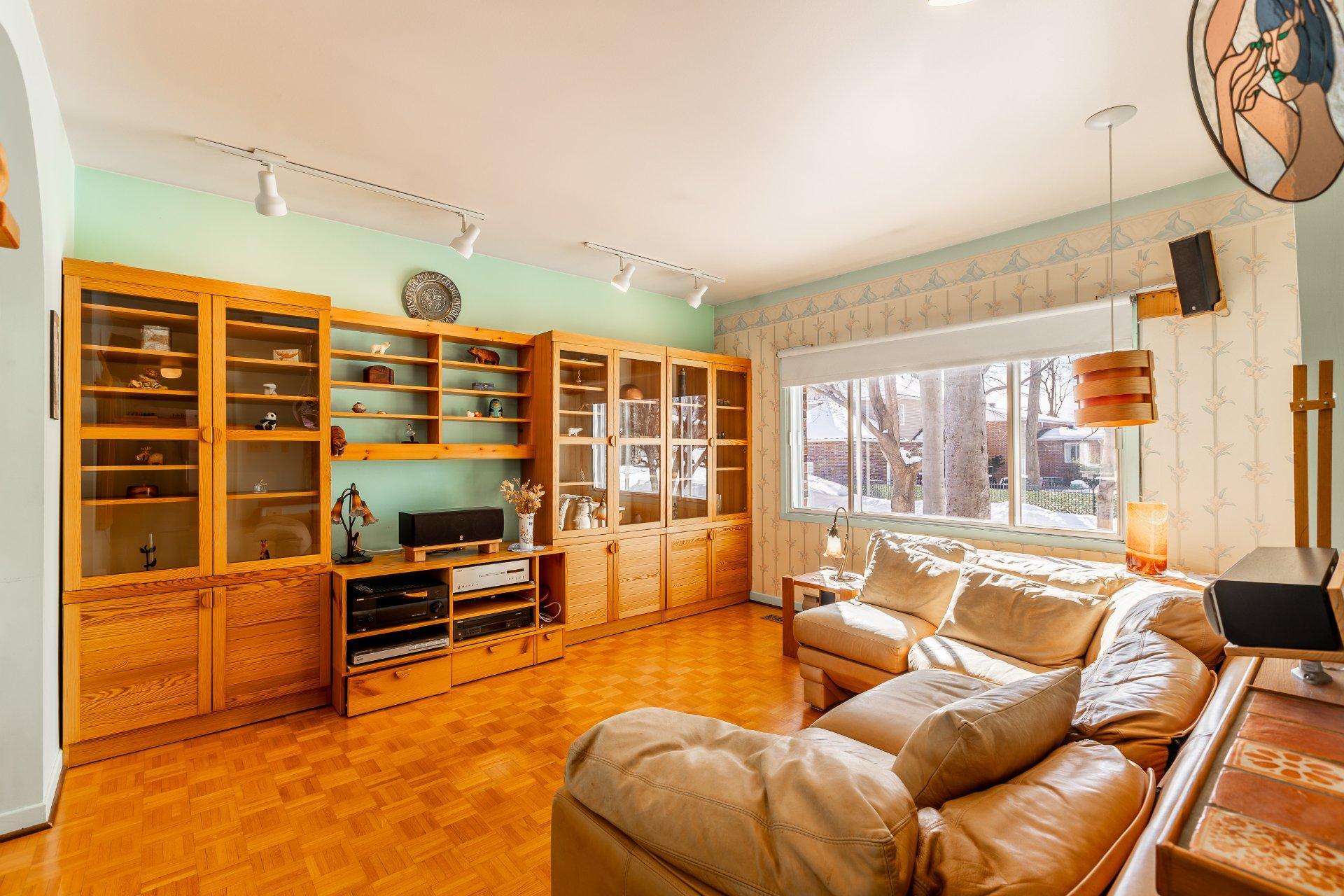 









245


Rue Gauvin

,
Repentigny (Repentigny),




QC
J6A5W6

