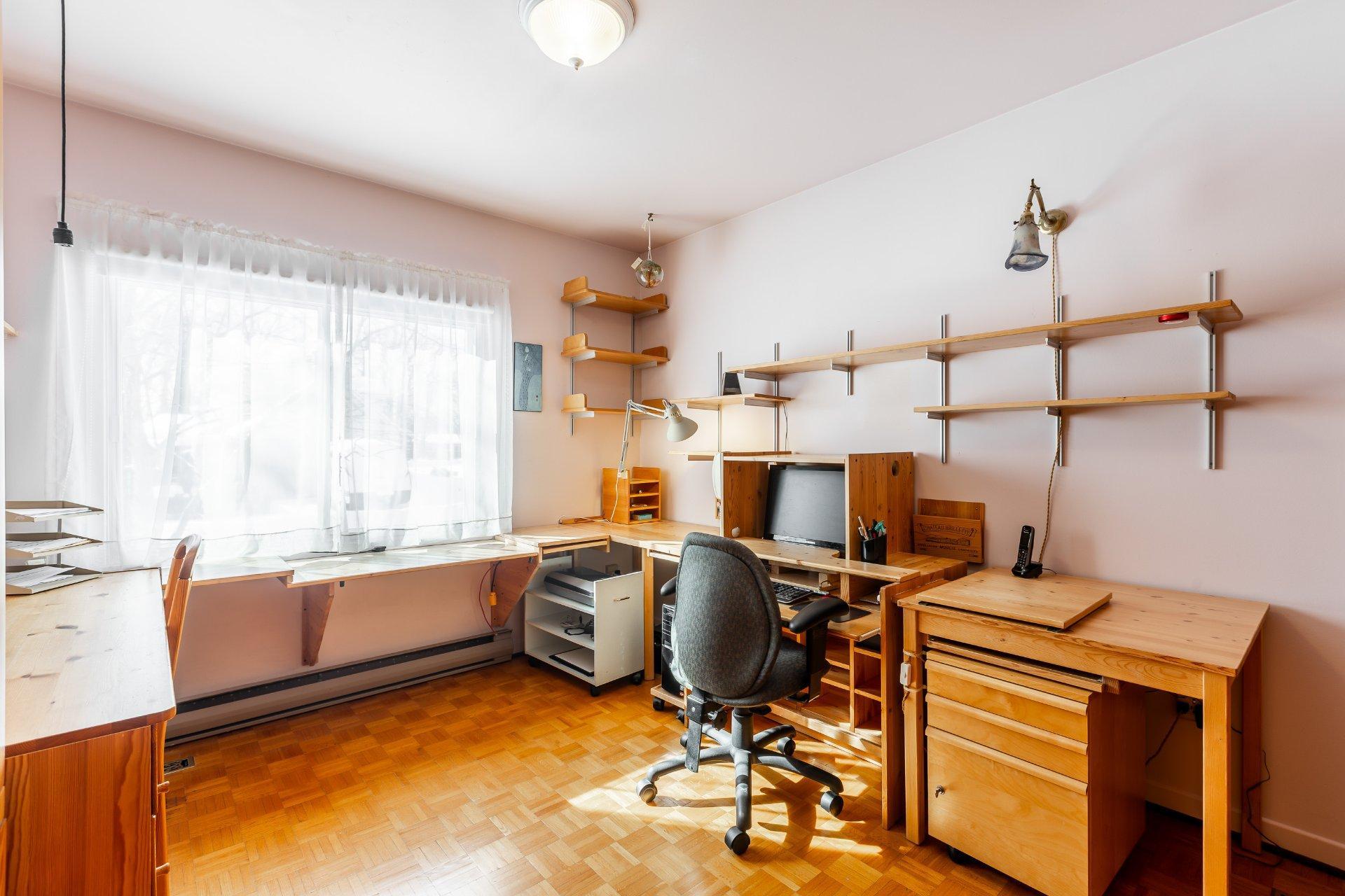 









245


Rue Gauvin

,
Repentigny (Repentigny),




QC
J6A5W6

