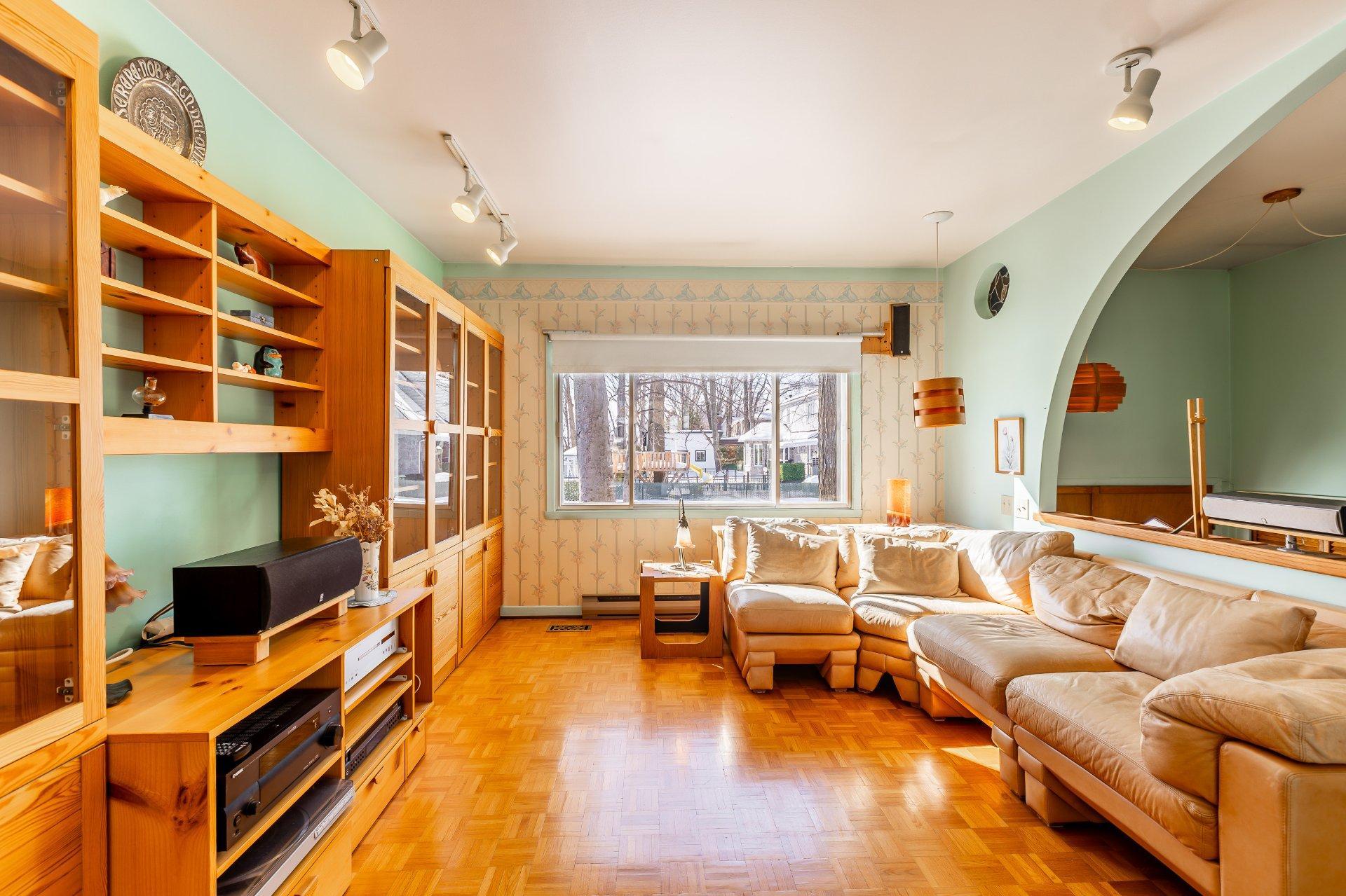 









245


Rue Gauvin

,
Repentigny (Repentigny),




QC
J6A5W6

