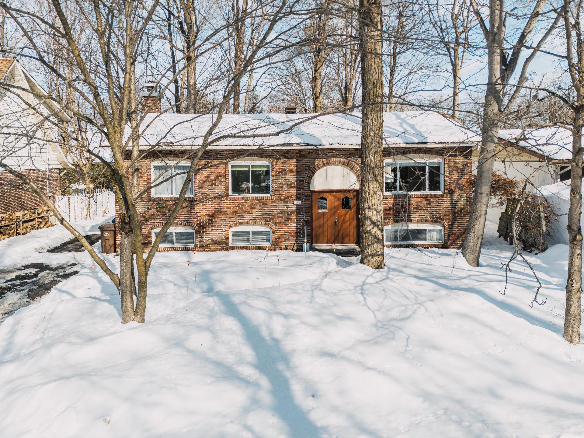 









245


Rue Gauvin

,
Repentigny (Repentigny),




QC
J6A5W6

