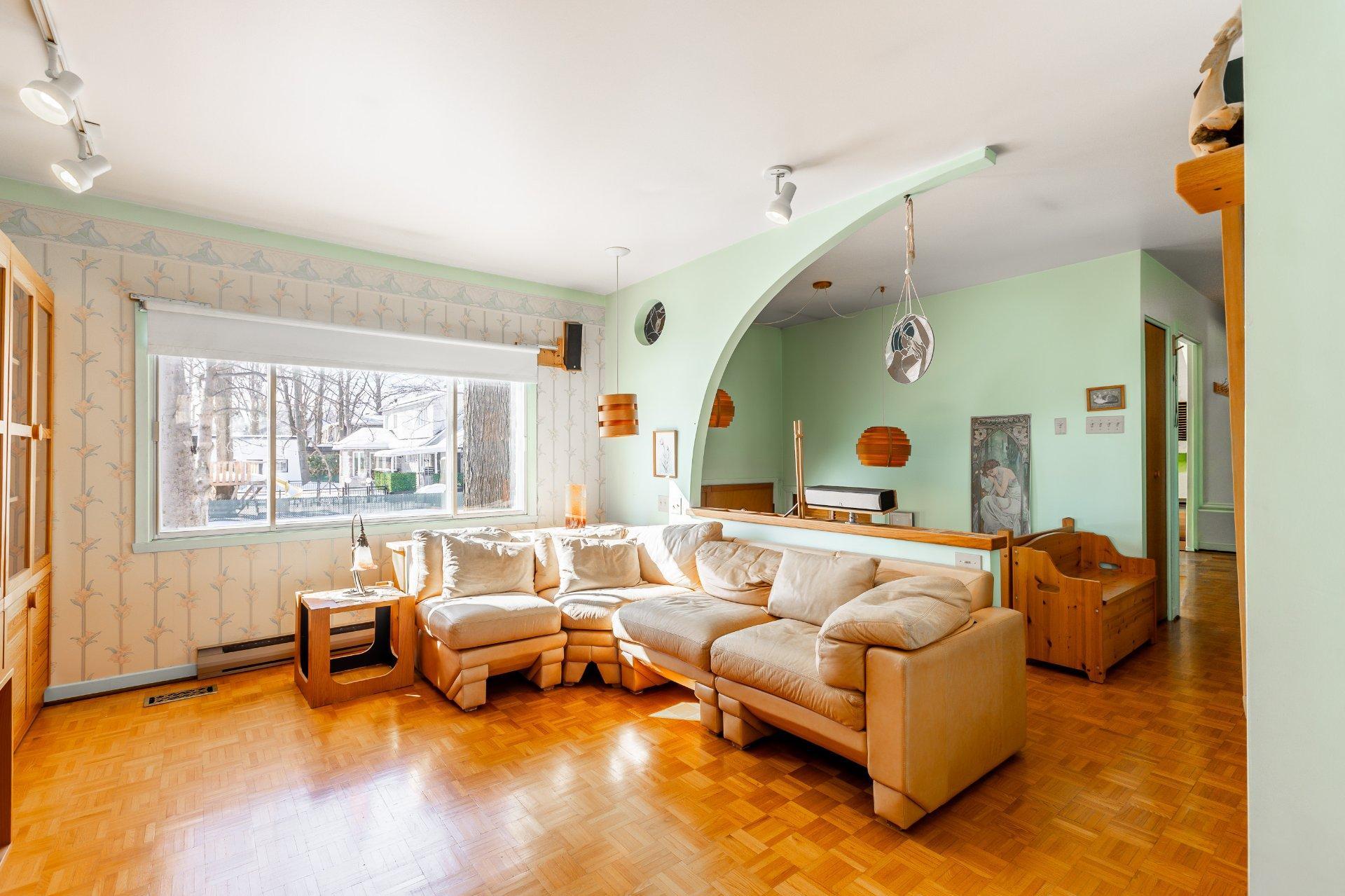 









245


Rue Gauvin

,
Repentigny (Repentigny),




QC
J6A5W6

