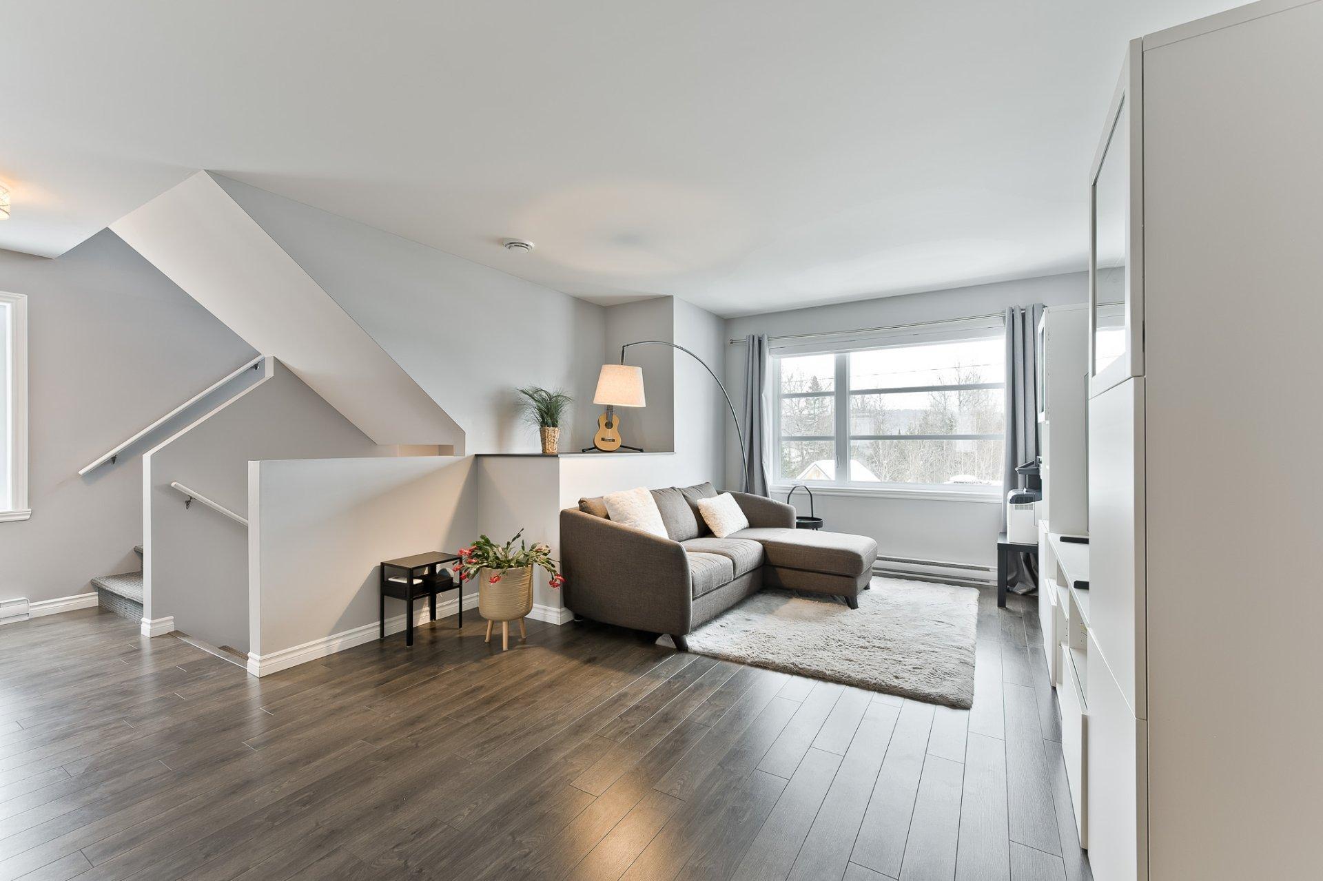 









1956


Rue du Chèvrefeuille

,
Sherbrooke (Fleurimont),




QC
J1E0J5

