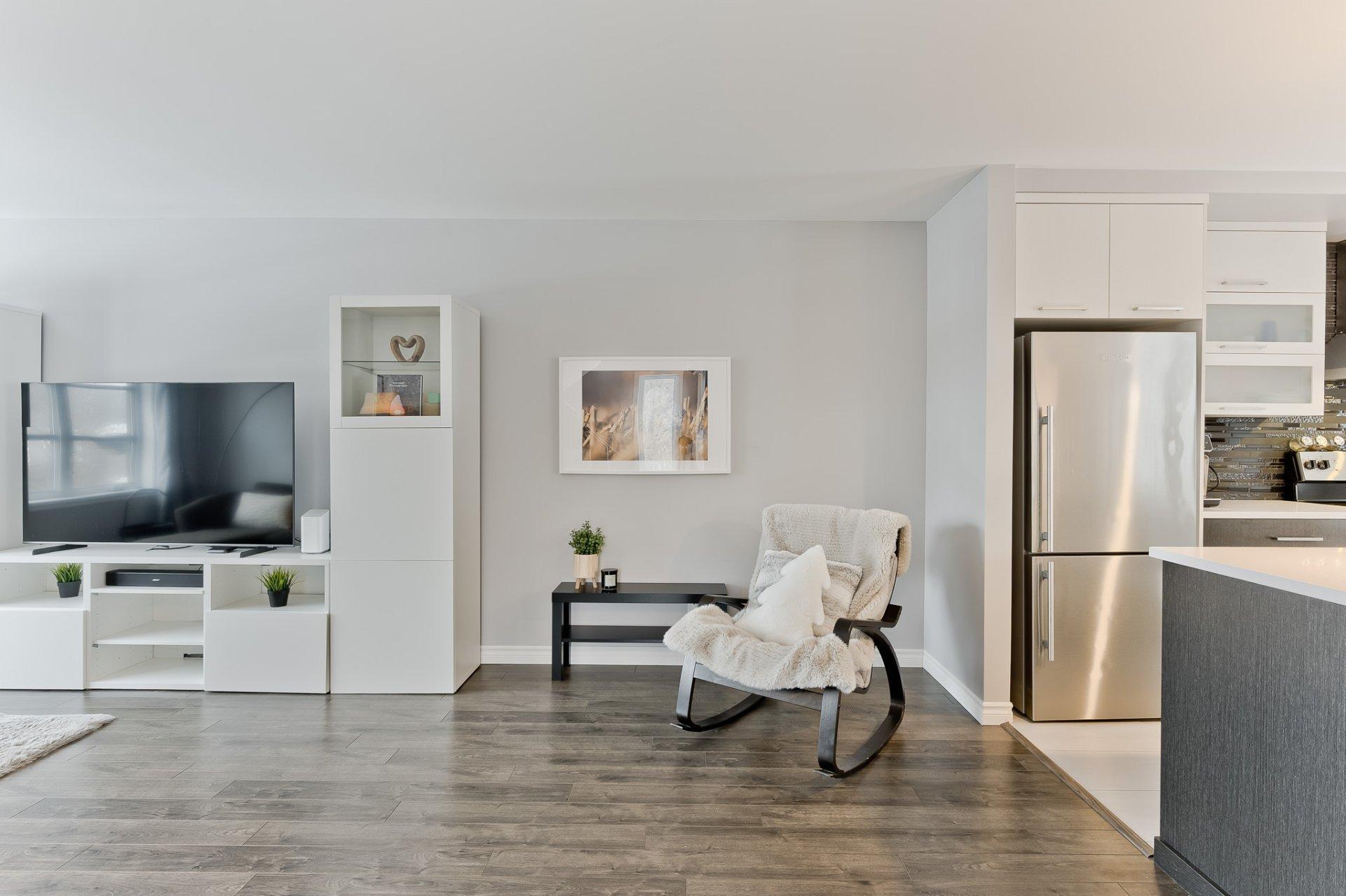 









1956


Rue du Chèvrefeuille

,
Sherbrooke (Fleurimont),




QC
J1E0J5

