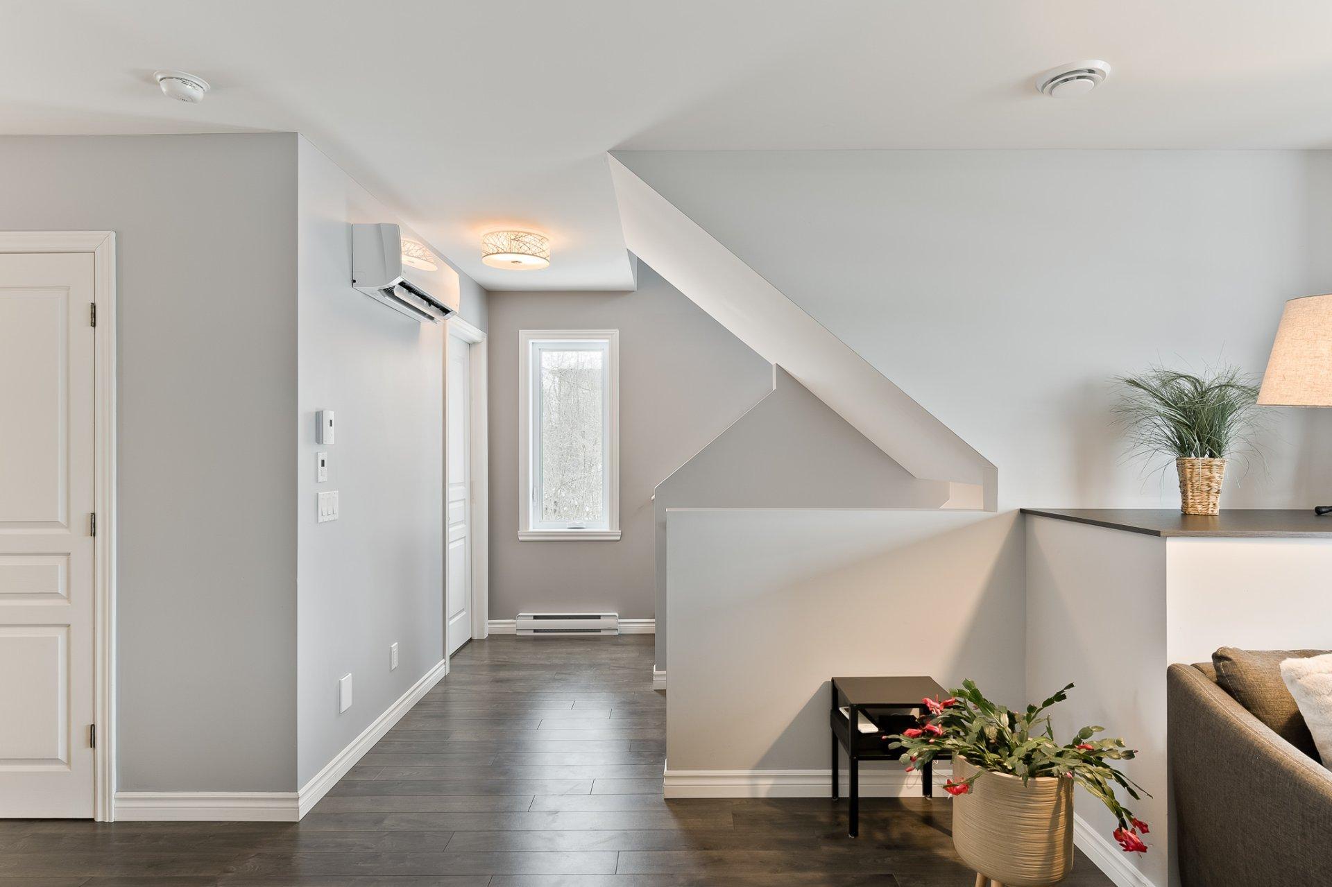 









1956


Rue du Chèvrefeuille

,
Sherbrooke (Fleurimont),




QC
J1E0J5

