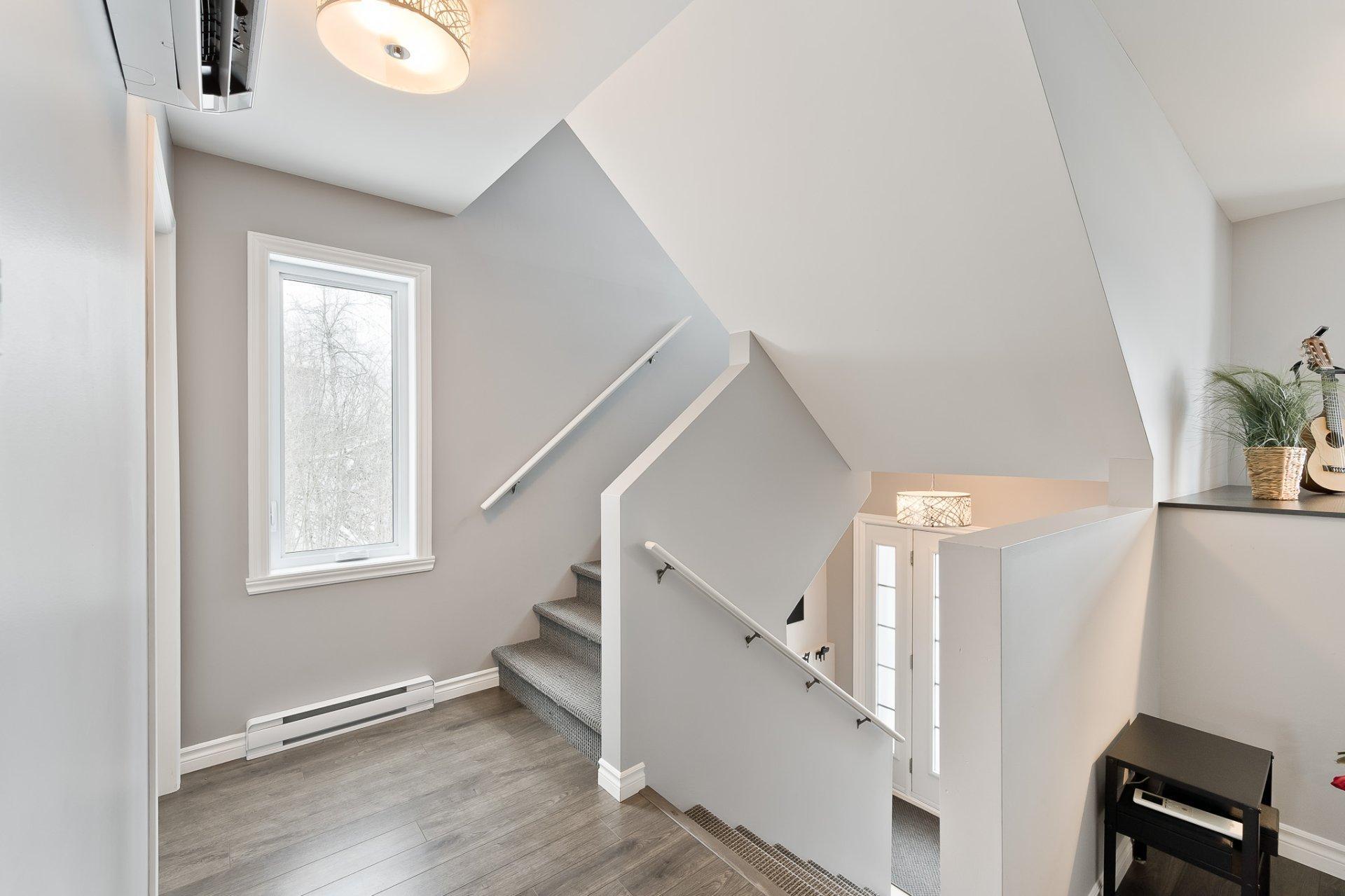 









1956


Rue du Chèvrefeuille

,
Sherbrooke (Fleurimont),




QC
J1E0J5

