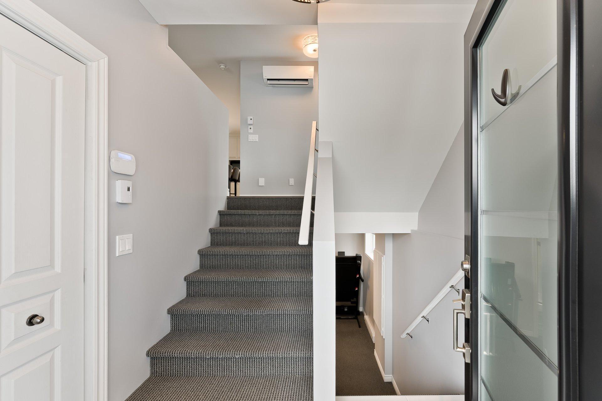 









1956


Rue du Chèvrefeuille

,
Sherbrooke (Fleurimont),




QC
J1E0J5

