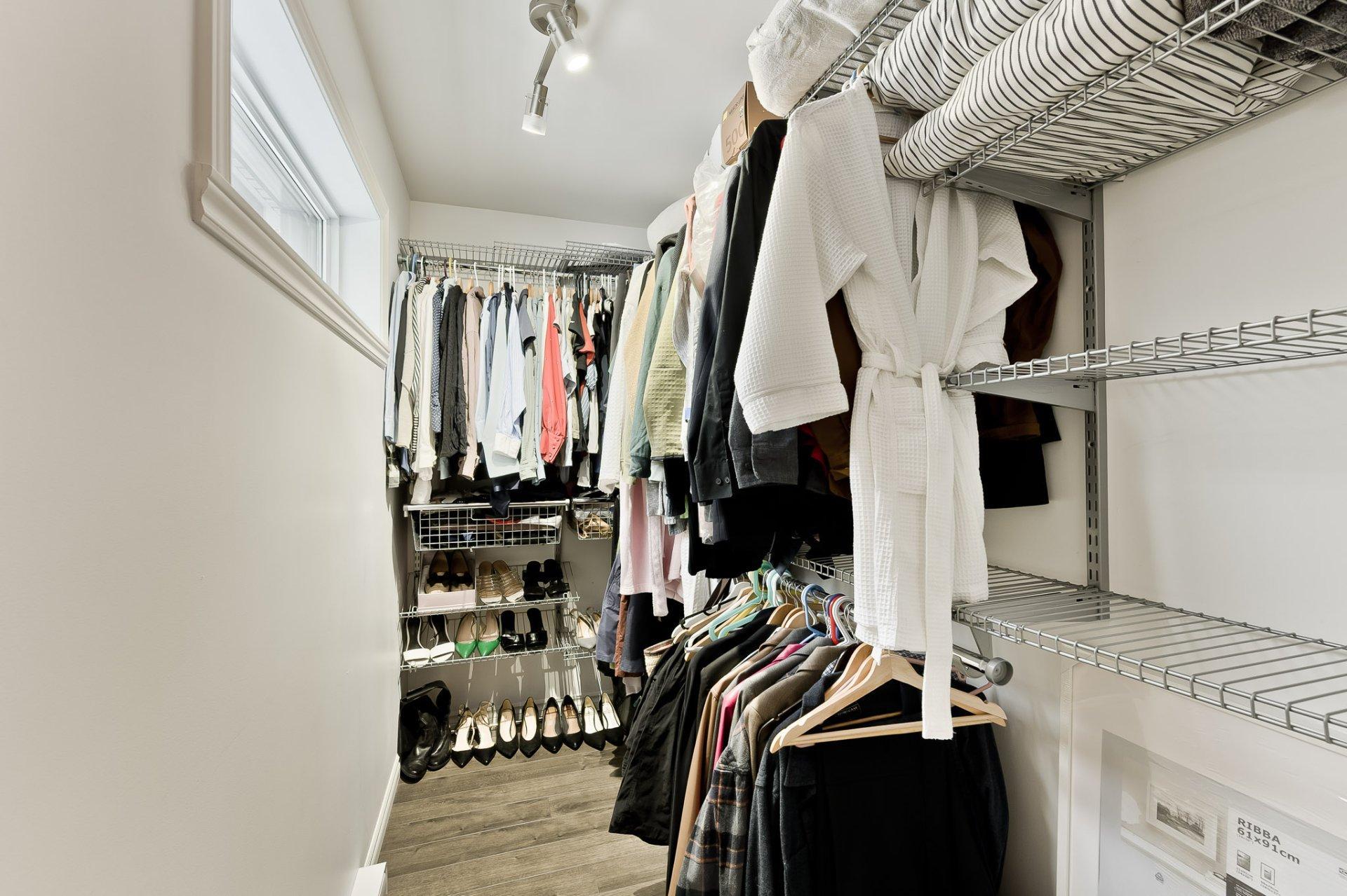 









1956


Rue du Chèvrefeuille

,
Sherbrooke (Fleurimont),




QC
J1E0J5

