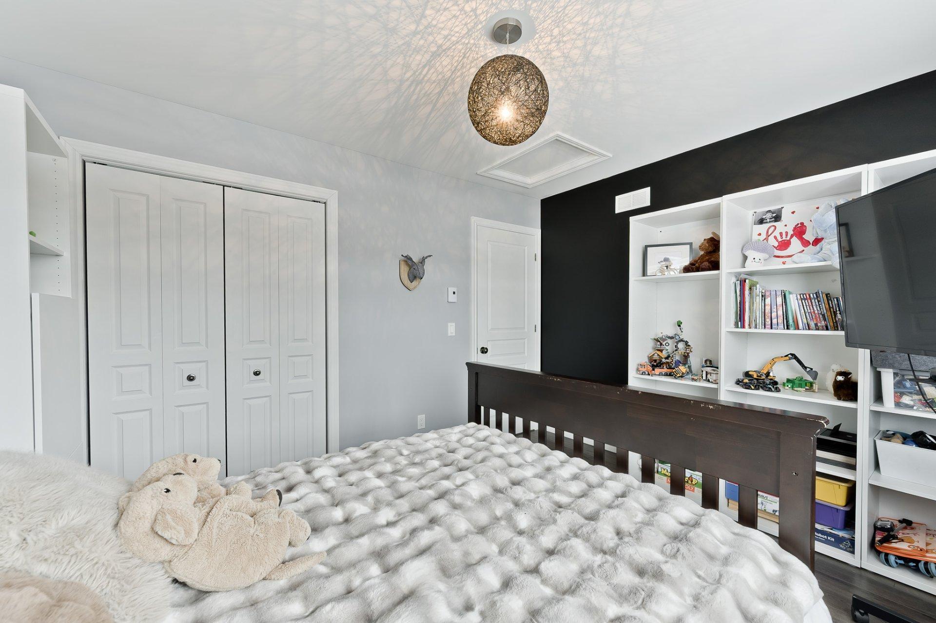 









1956


Rue du Chèvrefeuille

,
Sherbrooke (Fleurimont),




QC
J1E0J5

