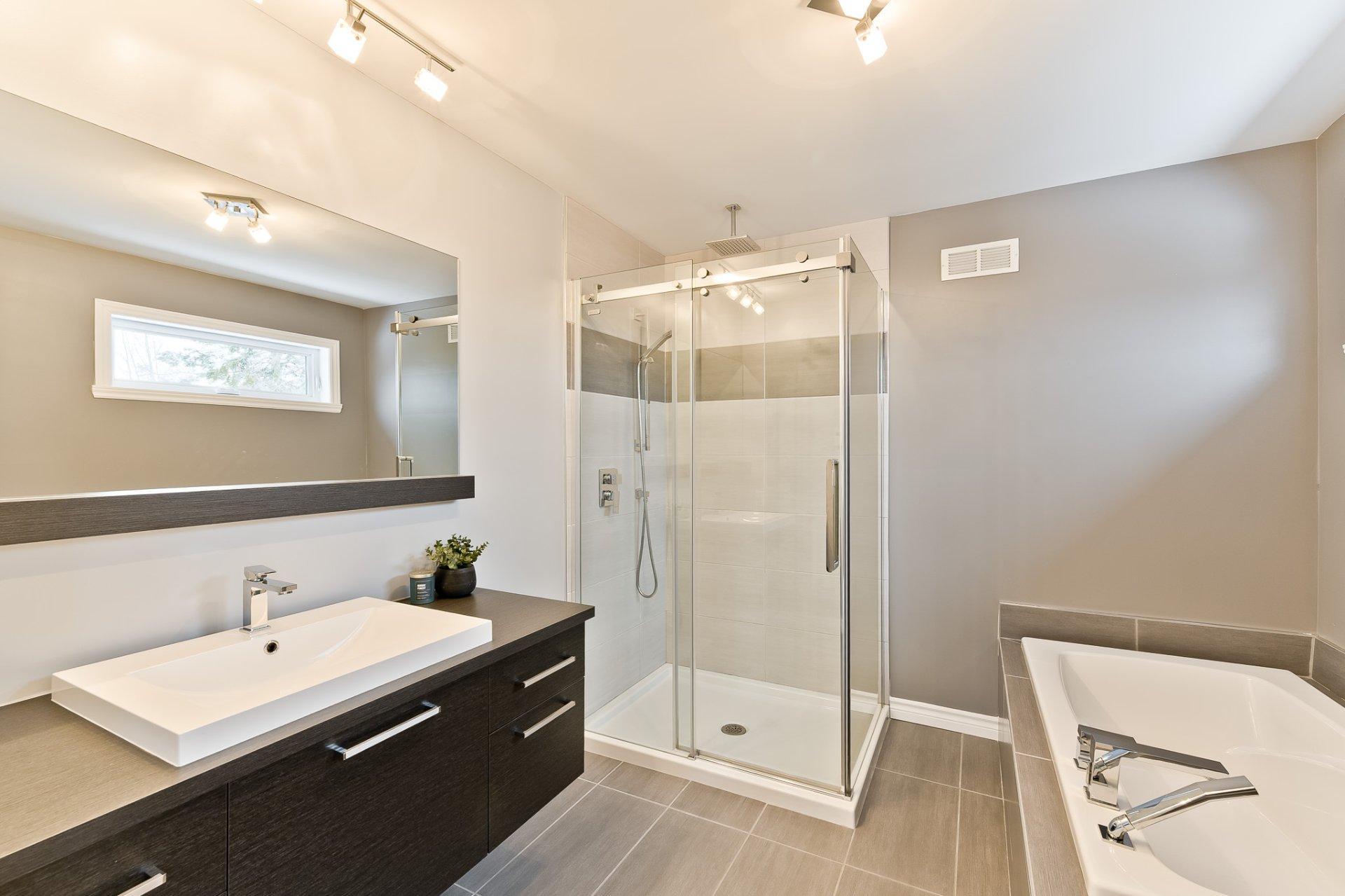 









1956


Rue du Chèvrefeuille

,
Sherbrooke (Fleurimont),




QC
J1E0J5

