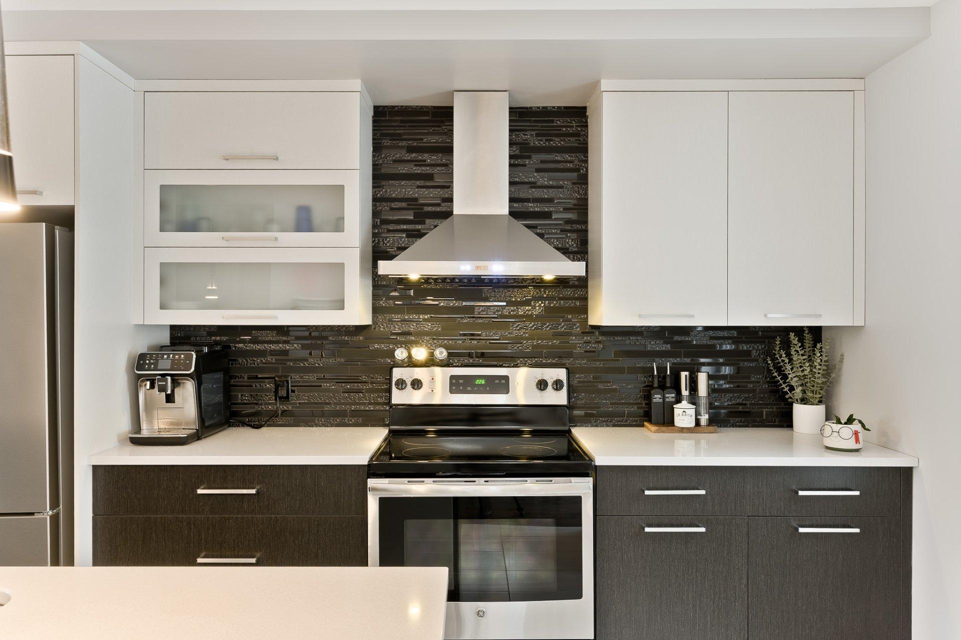 









1956


Rue du Chèvrefeuille

,
Sherbrooke (Fleurimont),




QC
J1E0J5

