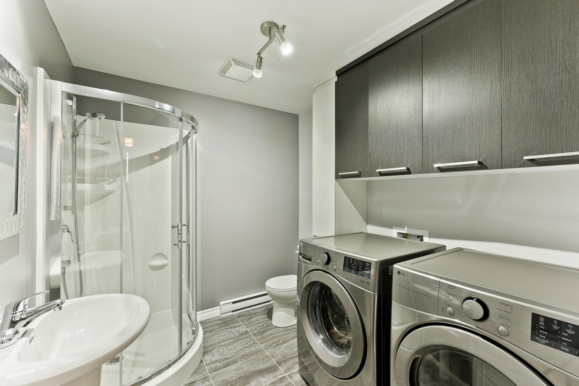 









1956


Rue du Chèvrefeuille

,
Sherbrooke (Fleurimont),




QC
J1E0J5

