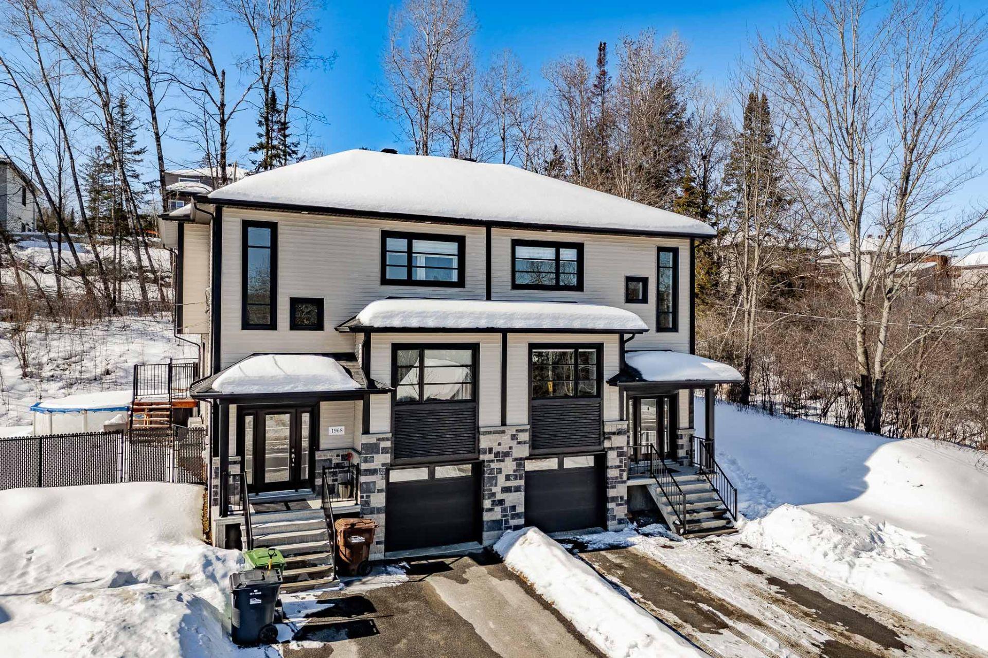 









1956


Rue du Chèvrefeuille

,
Sherbrooke (Fleurimont),




QC
J1E0J5

