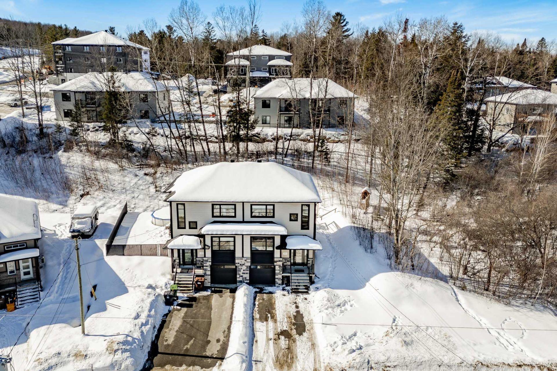 









1956


Rue du Chèvrefeuille

,
Sherbrooke (Fleurimont),




QC
J1E0J5

