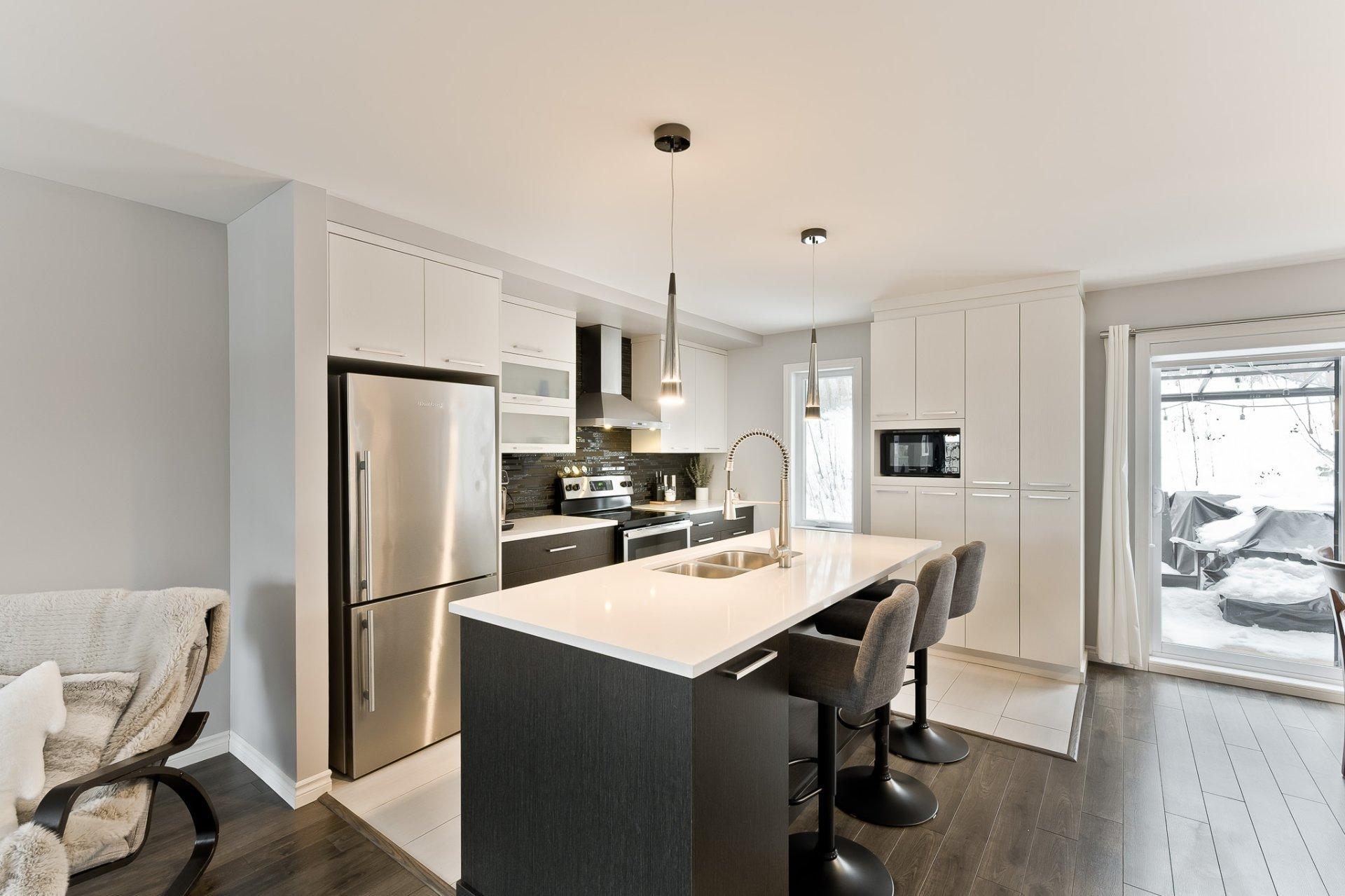 









1956


Rue du Chèvrefeuille

,
Sherbrooke (Fleurimont),




QC
J1E0J5

