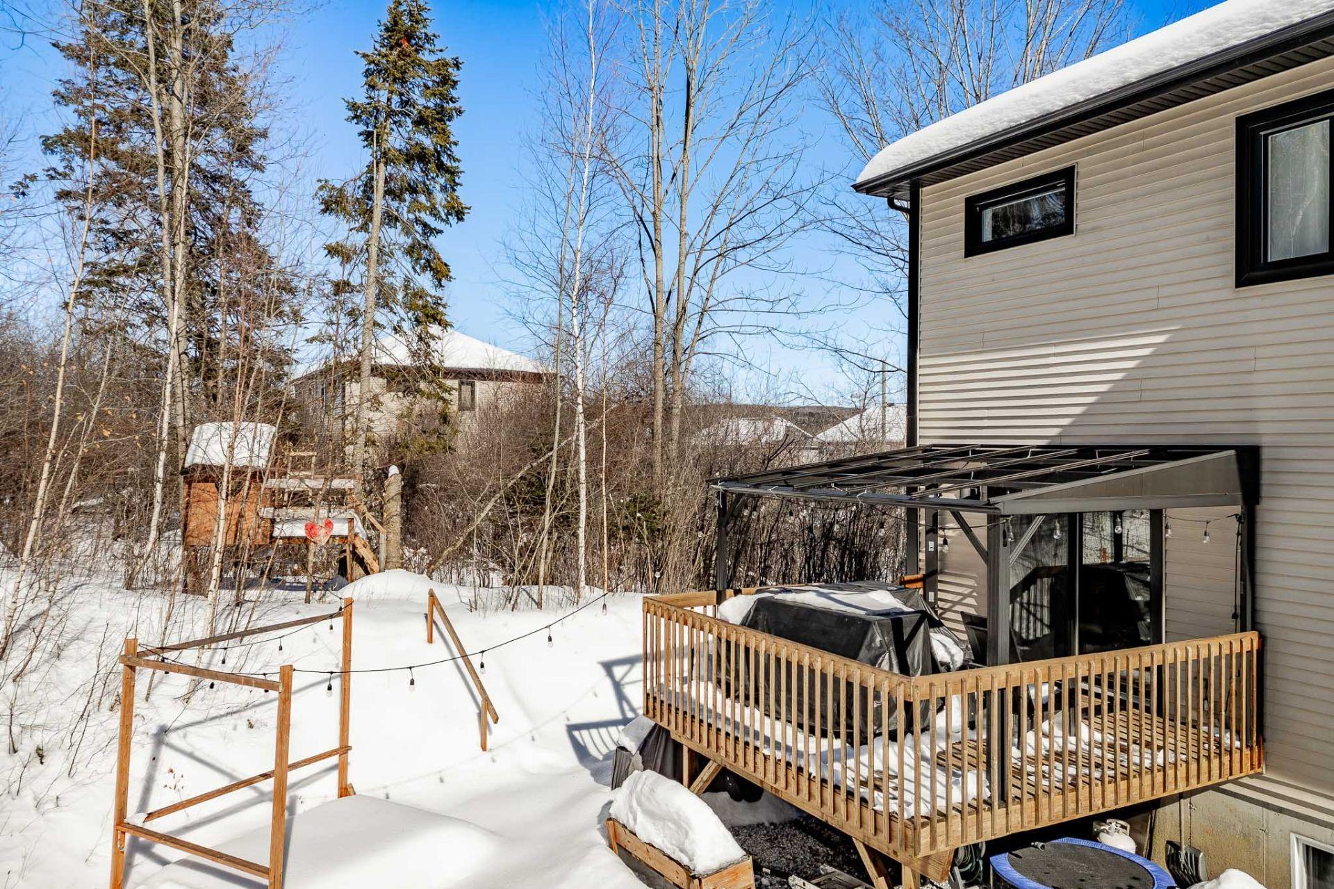 









1956


Rue du Chèvrefeuille

,
Sherbrooke (Fleurimont),




QC
J1E0J5

