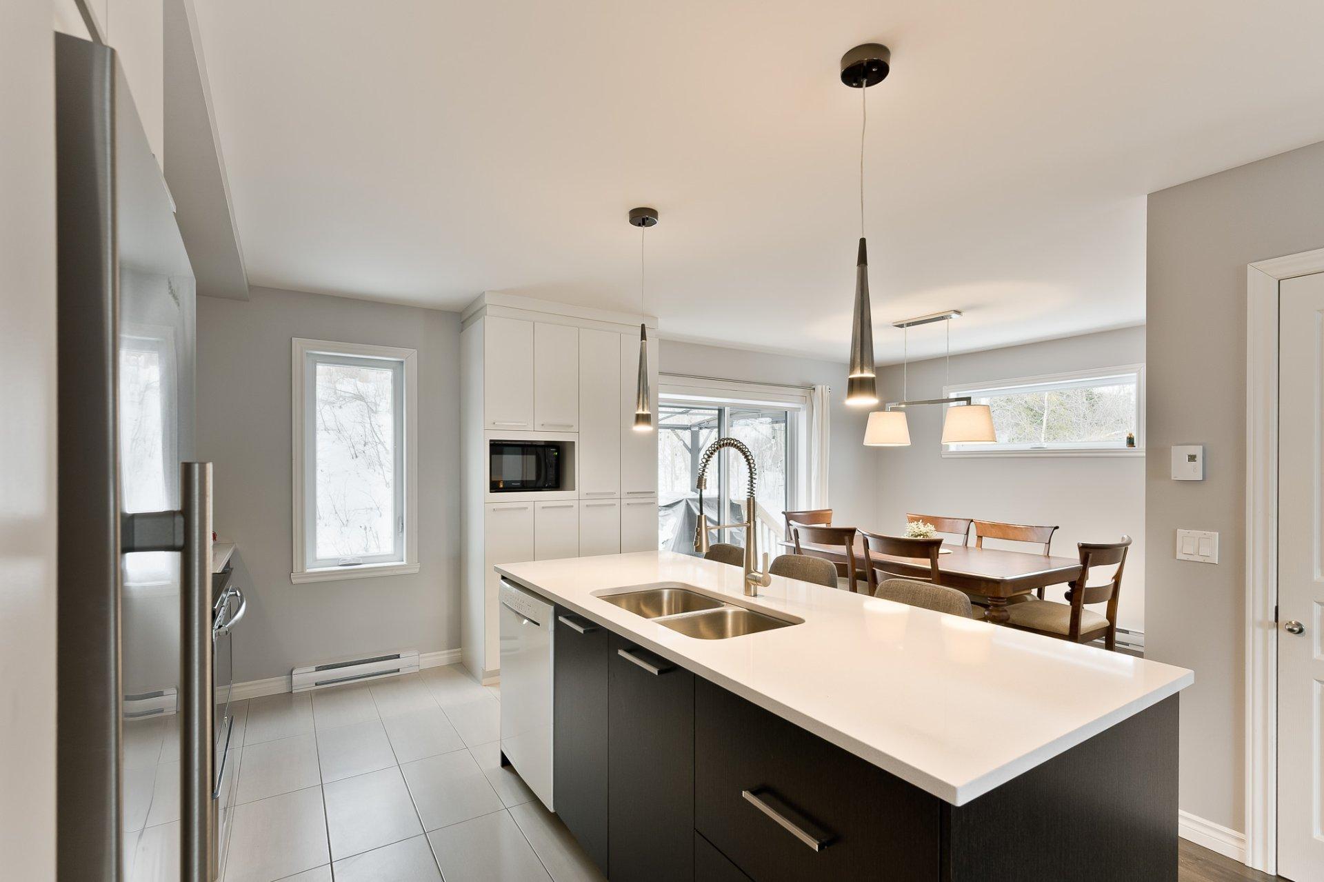 









1956


Rue du Chèvrefeuille

,
Sherbrooke (Fleurimont),




QC
J1E0J5

