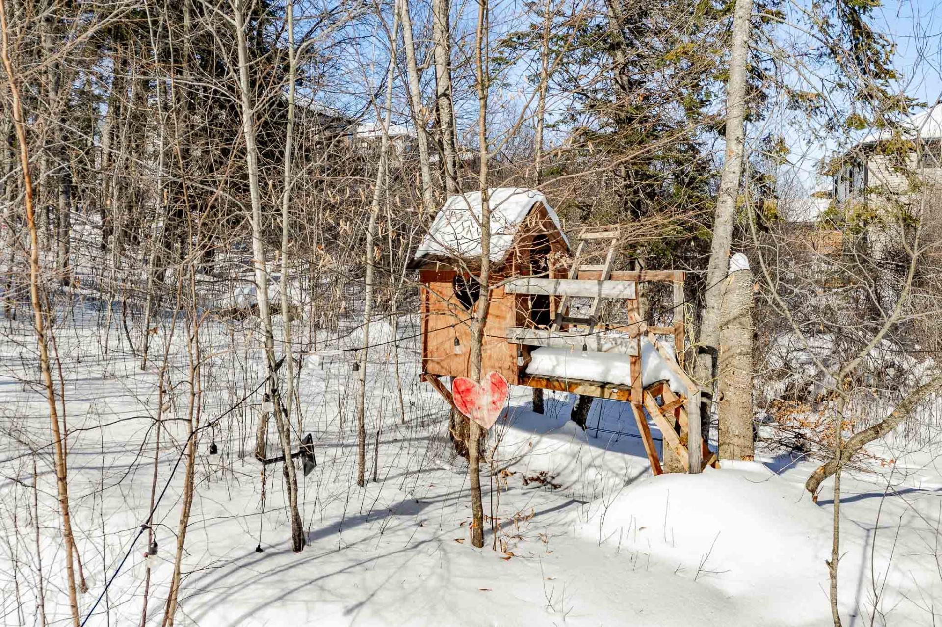 









1956


Rue du Chèvrefeuille

,
Sherbrooke (Fleurimont),




QC
J1E0J5

