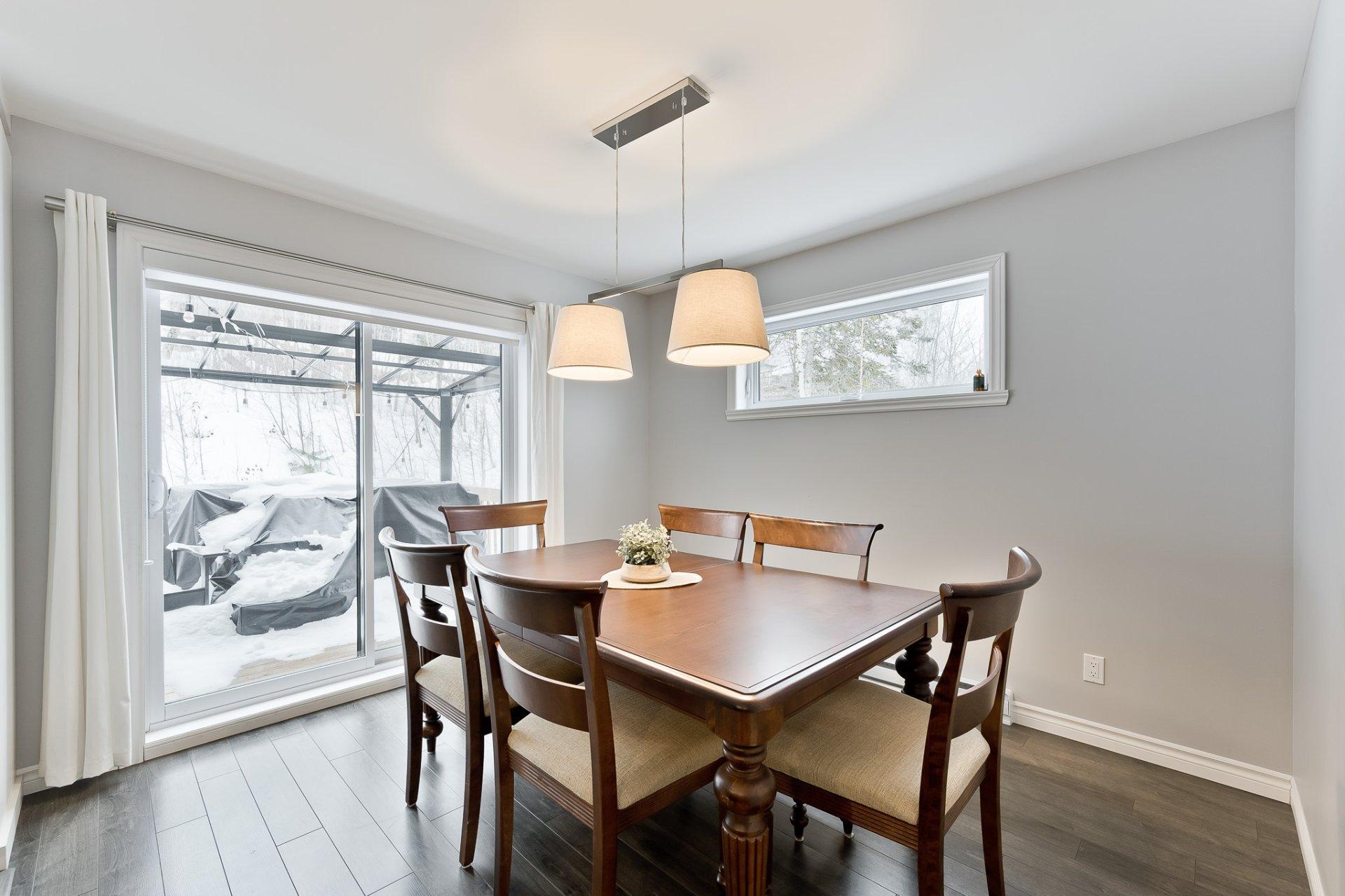 









1956


Rue du Chèvrefeuille

,
Sherbrooke (Fleurimont),




QC
J1E0J5

