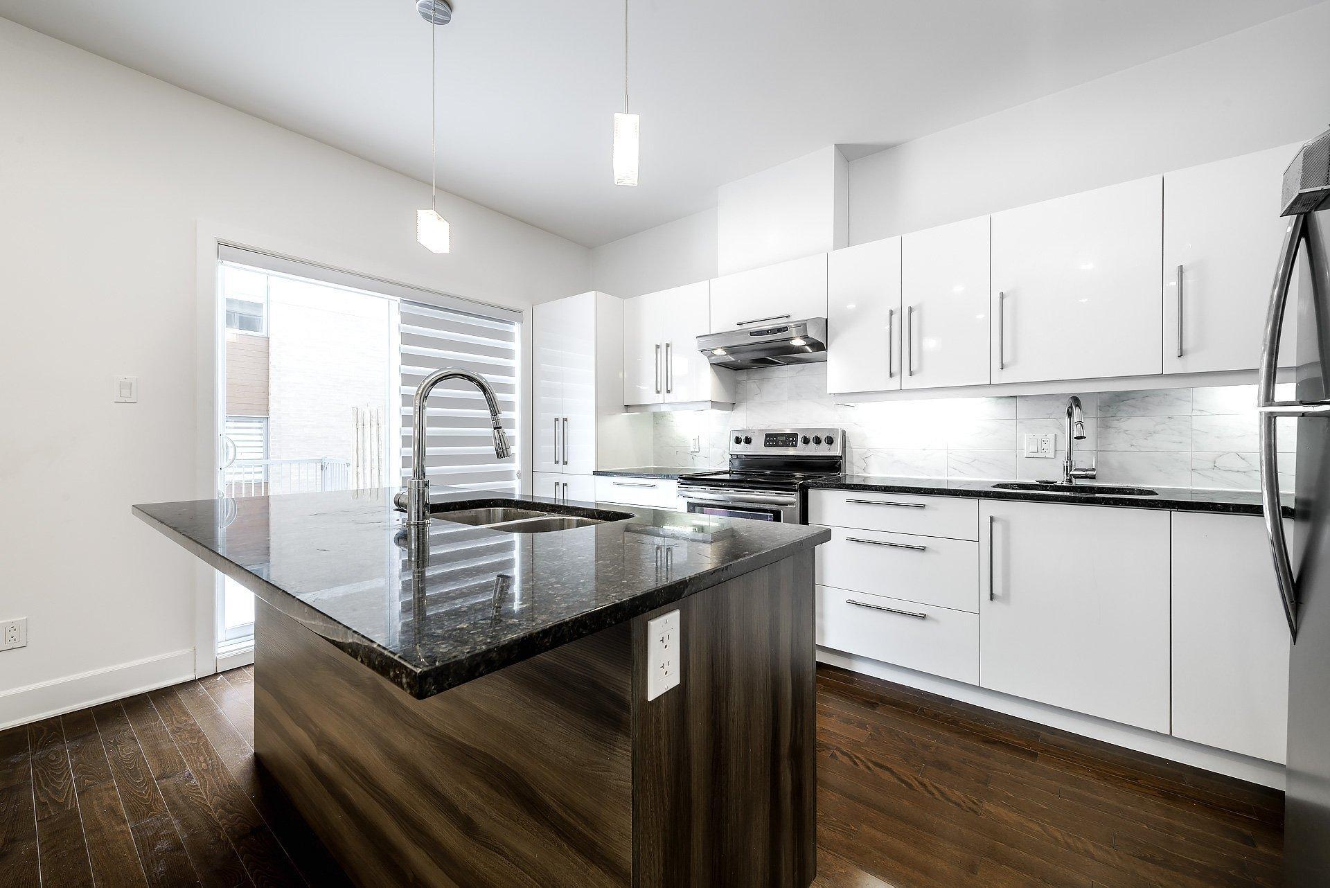 









7335Z


Ch. Kildare

,
Côte-Saint-Luc,




QC
H4W0B8

