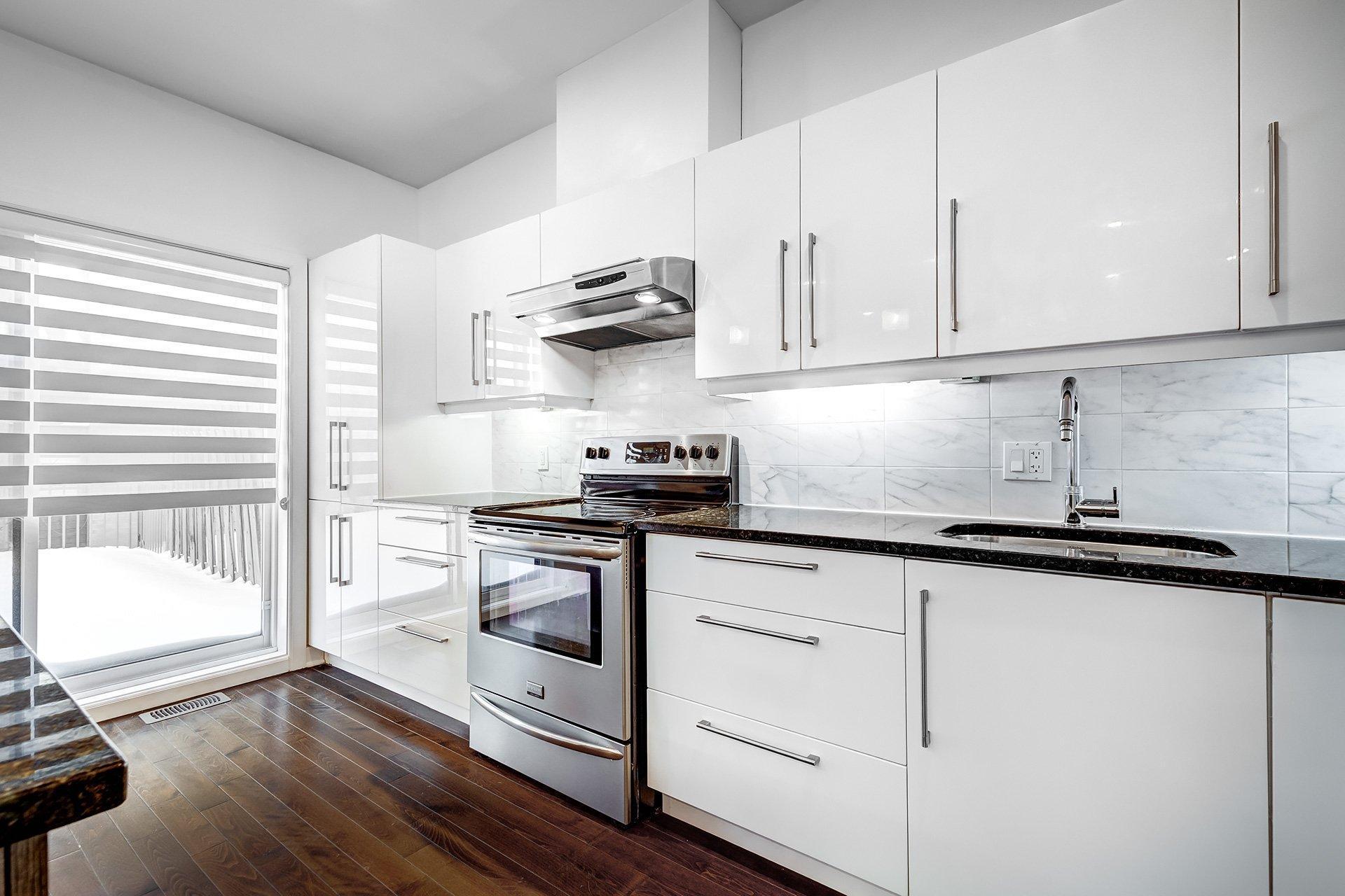 









7335Z


Ch. Kildare

,
Côte-Saint-Luc,




QC
H4W0B8

