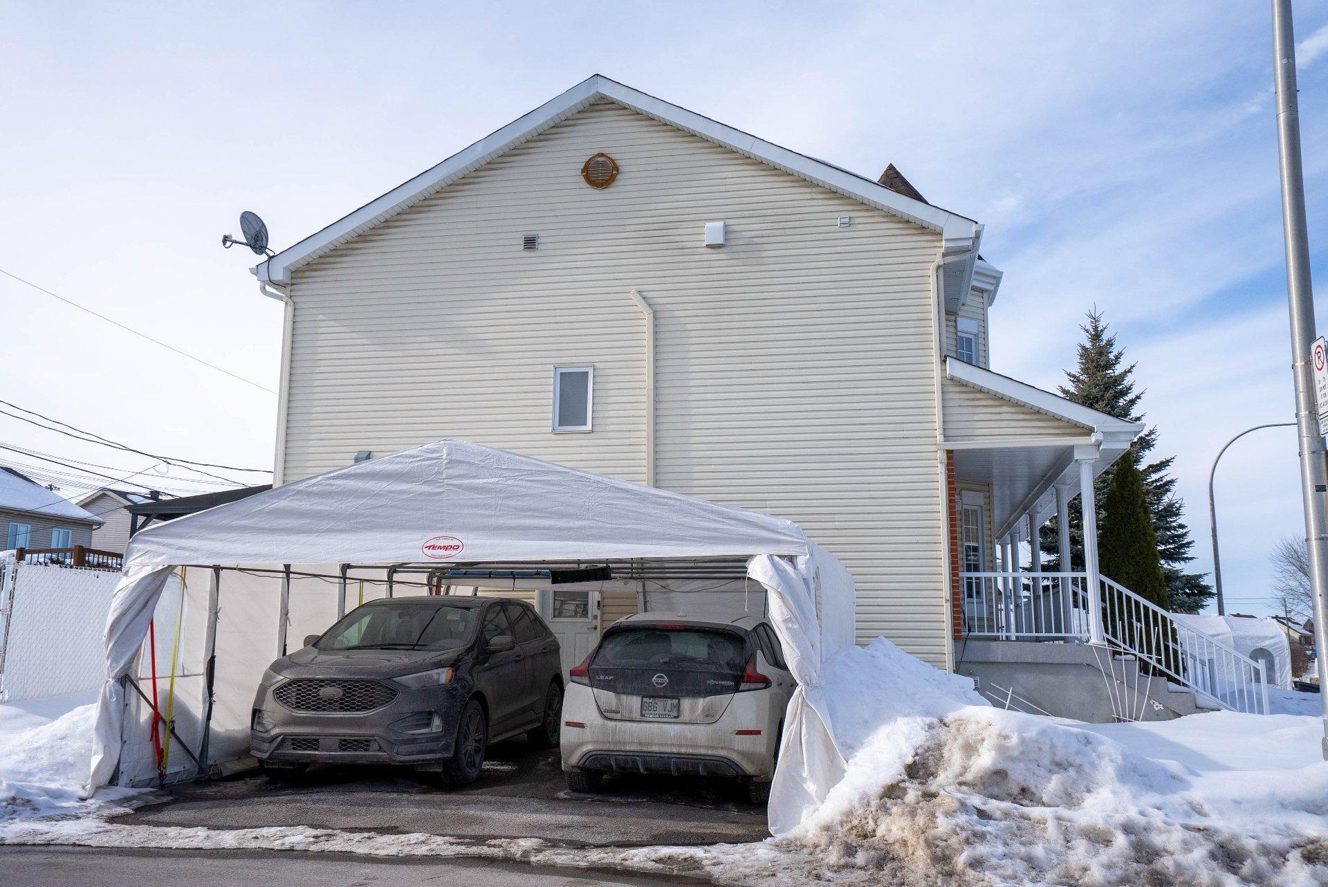 









933


Av. Marc-Aurèle-Fortin

,
Laval (Sainte-Rose),




QC
H7L6H7

