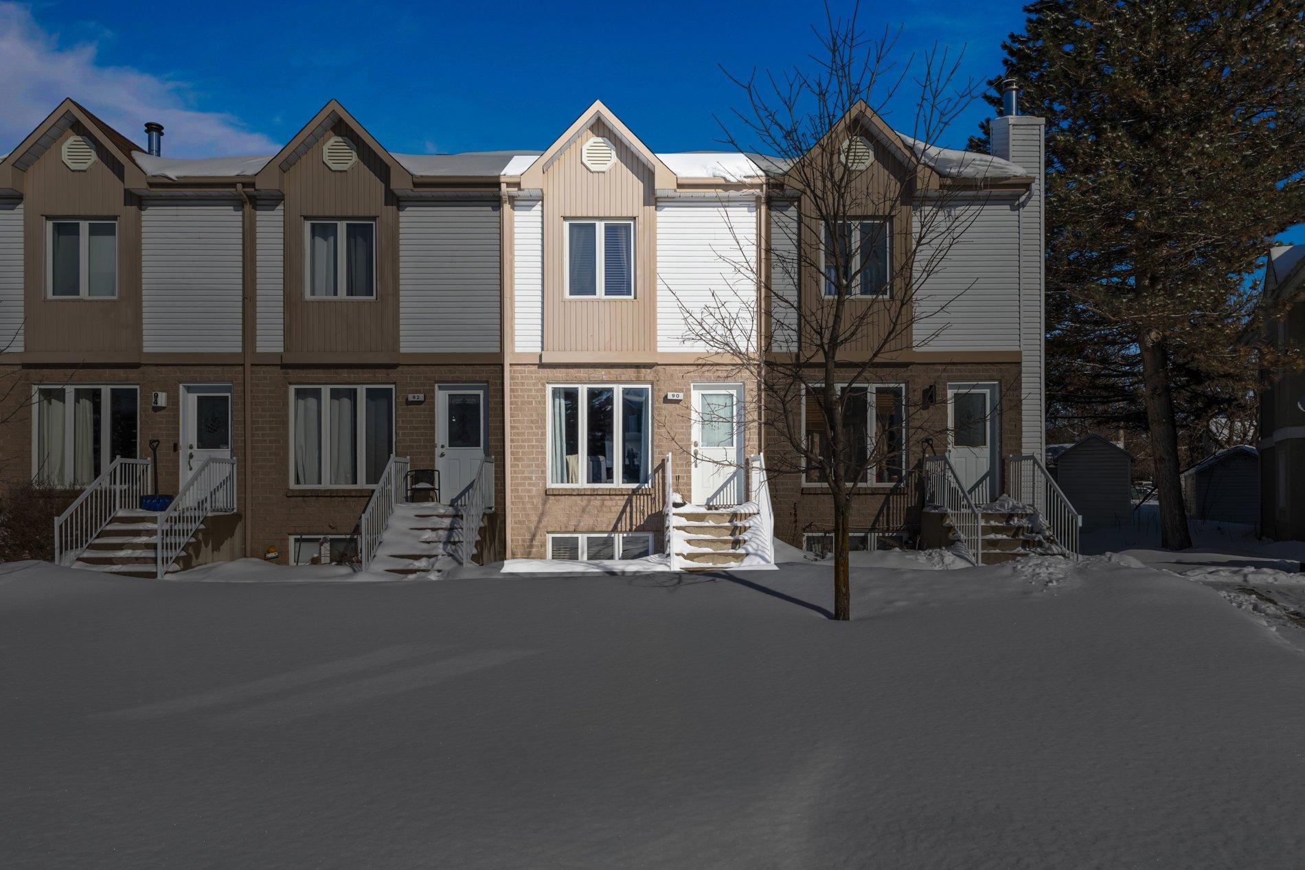 









90


Rue du Golf

,
Lavaltrie,




QC
J5T2Y2

