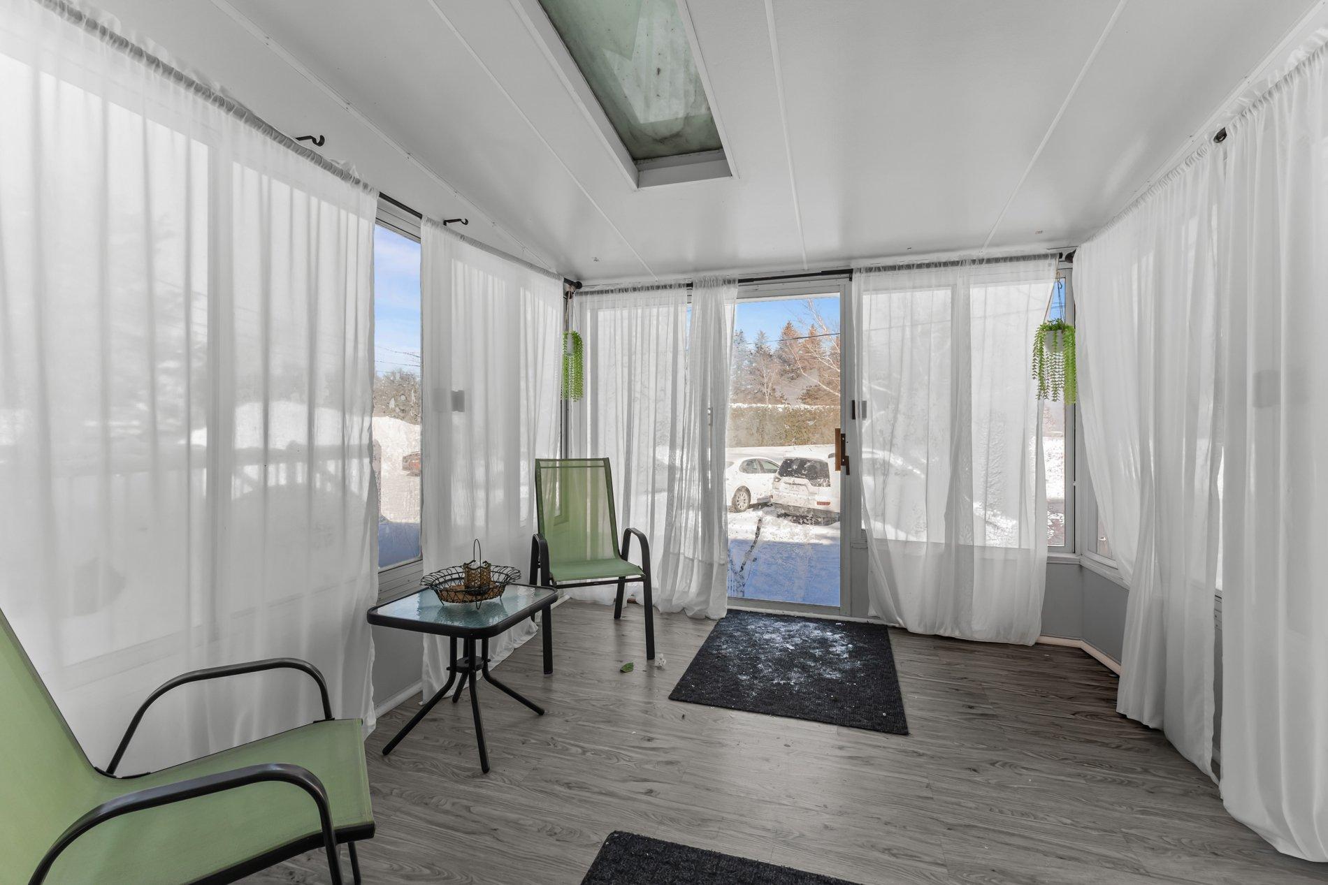 









90


Rue du Golf

,
Lavaltrie,




QC
J5T2Y2

