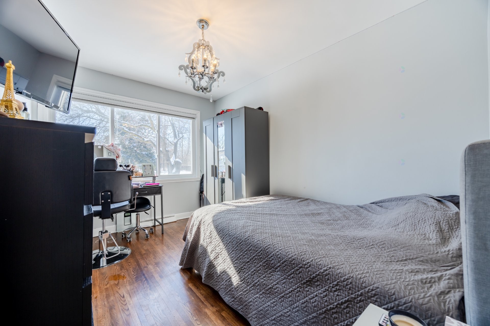 









5741


Av. Blossom

,
Côte-Saint-Luc,




QC
H4W2T2

