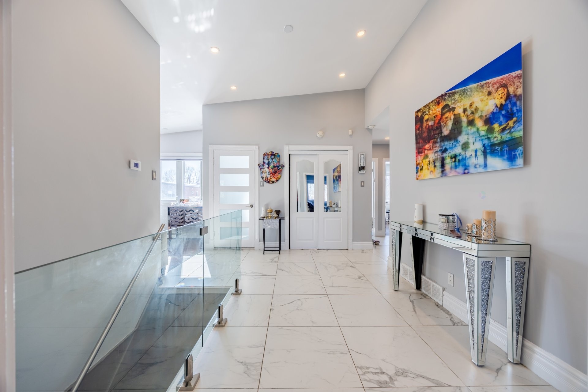 









5741


Av. Blossom

,
Côte-Saint-Luc,




QC
H4W2T2

