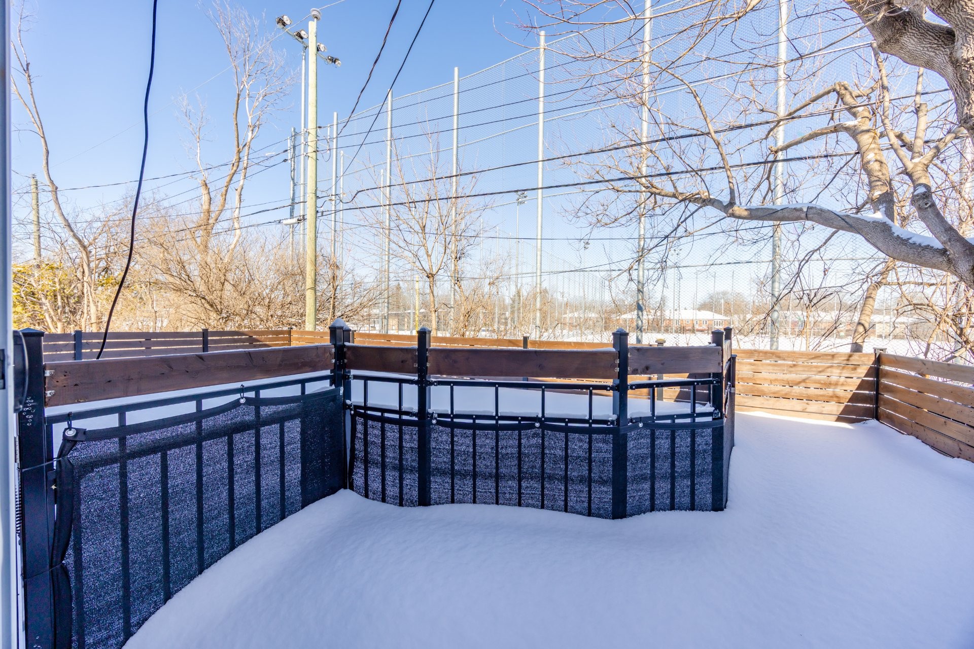 









5741


Av. Blossom

,
Côte-Saint-Luc,




QC
H4W2T2

