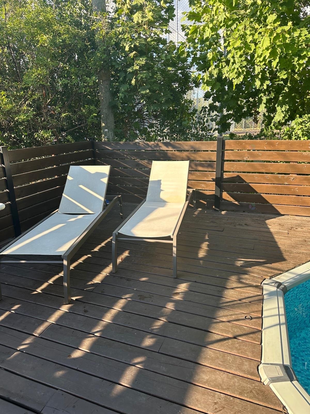 









5741


Av. Blossom

,
Côte-Saint-Luc,




QC
H4W2T2

