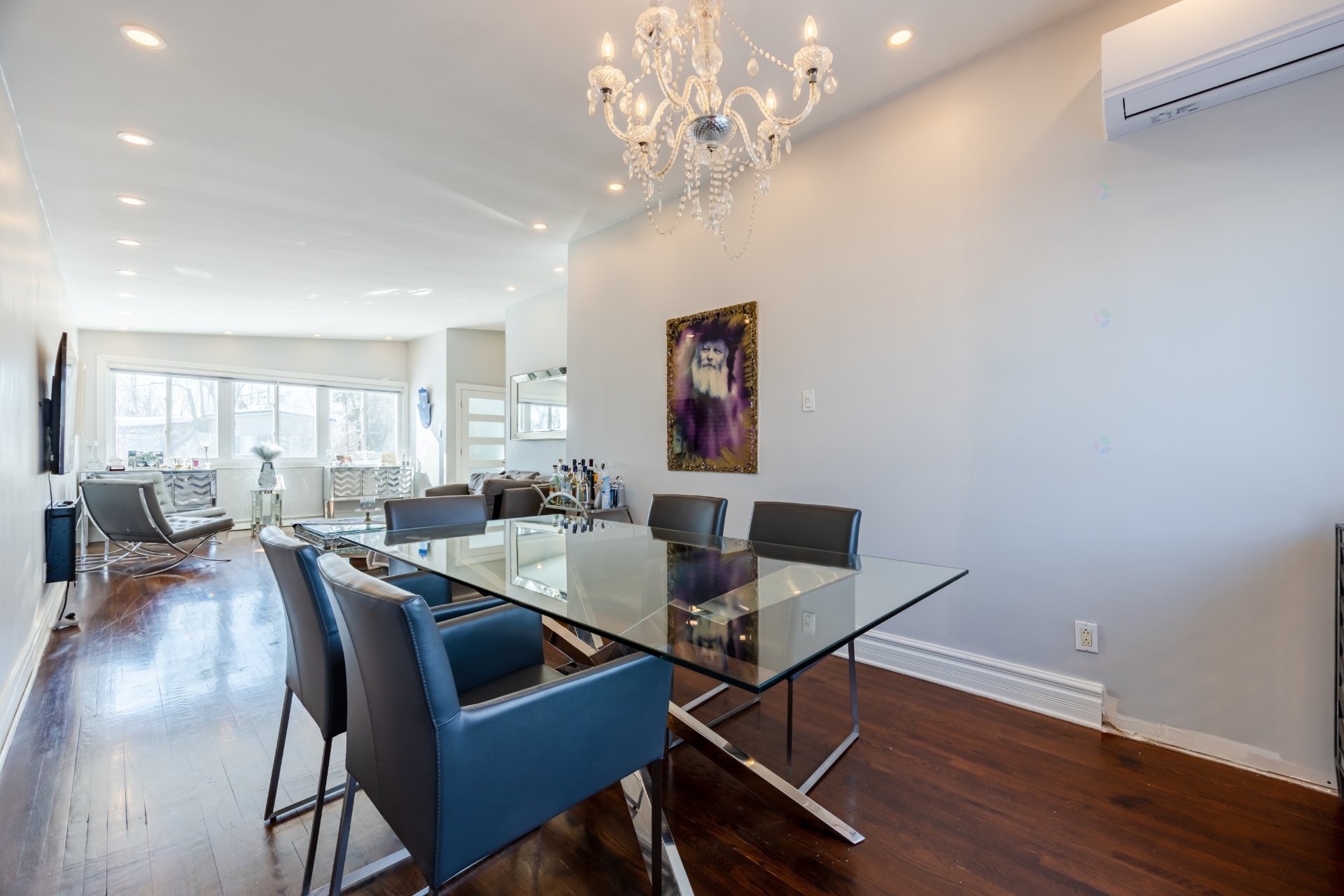 









5741


Av. Blossom

,
Côte-Saint-Luc,




QC
H4W2T2

