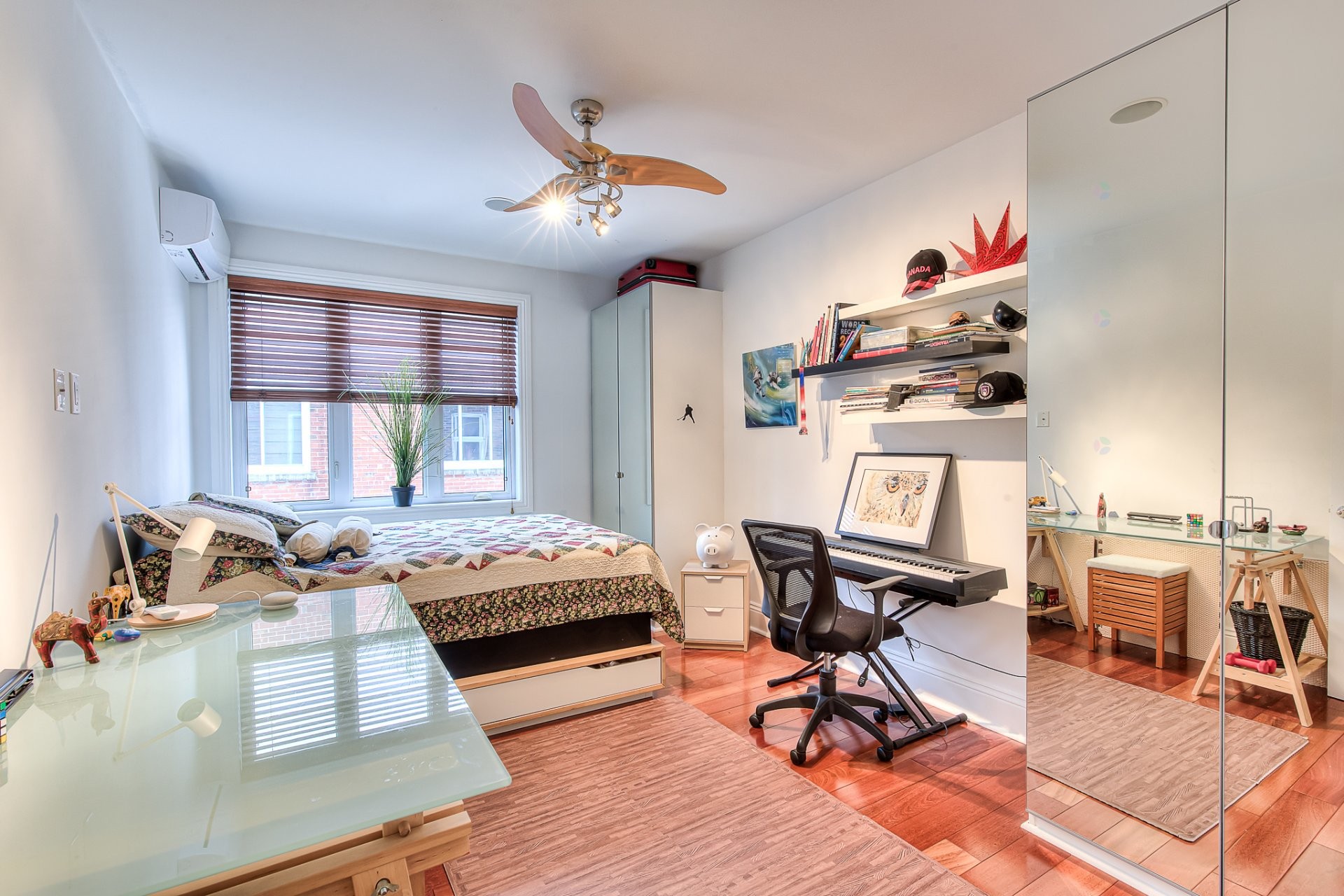 









5485


Av. Earnscliffe

,
Montréal (Côte-des-Neiges/Notre-Dame-de-Grâce),




QC
H3X2P8

