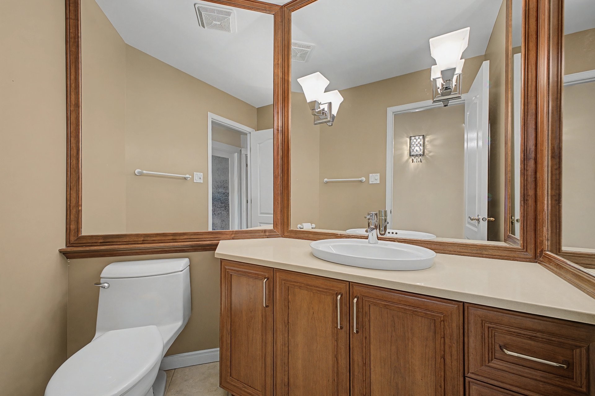 









295


Rue de Vimy

, 405,
Saint-Bruno-de-Montarville,




QC
J3V6L2

