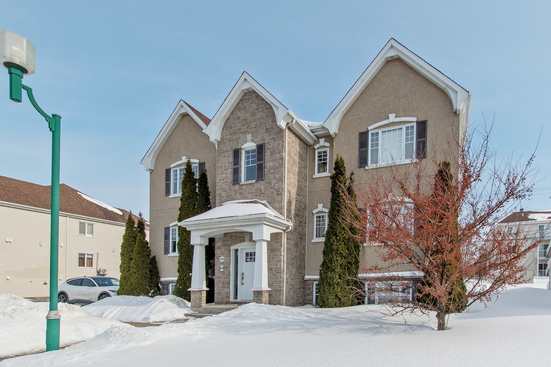 









2333


Rue de l'Hortensia

, 103,
Terrebonne (La Plaine),




QC
J7M2E4

