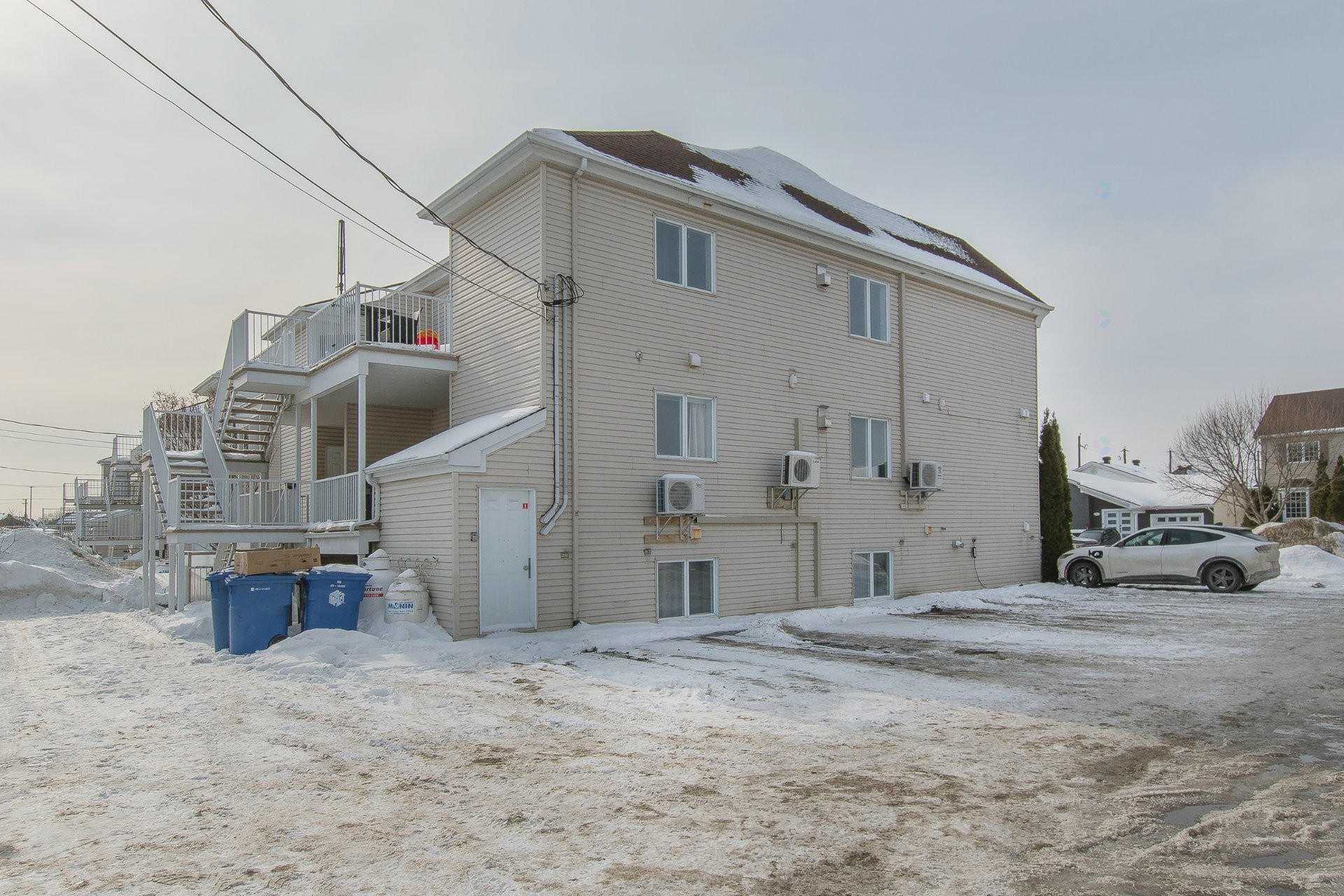 









2333


Rue de l'Hortensia

, 103,
Terrebonne (La Plaine),




QC
J7M2E4

