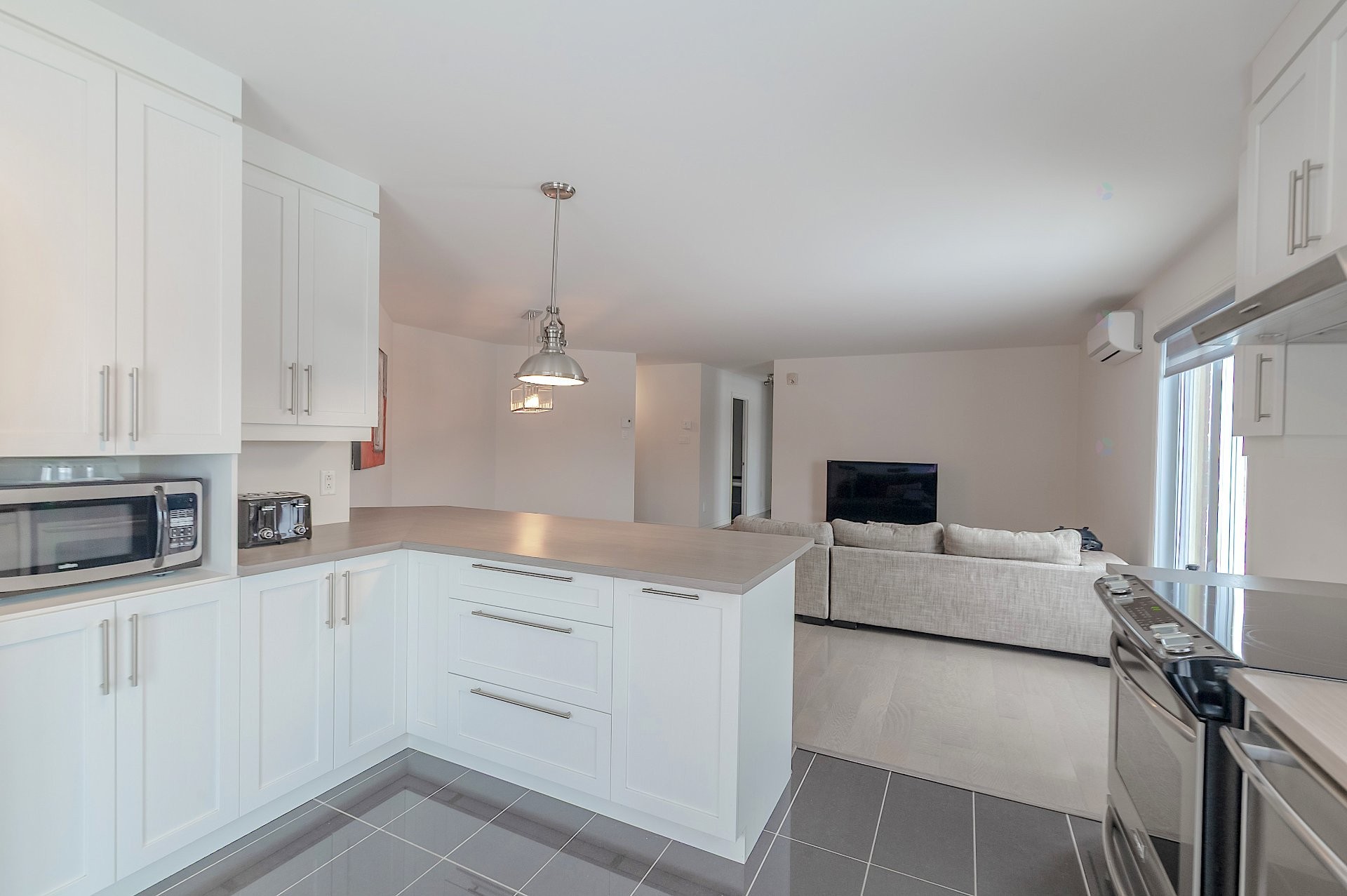 









6100


Rue de Lusa

, 3,
Brossard,




QC
J4Y0L8

