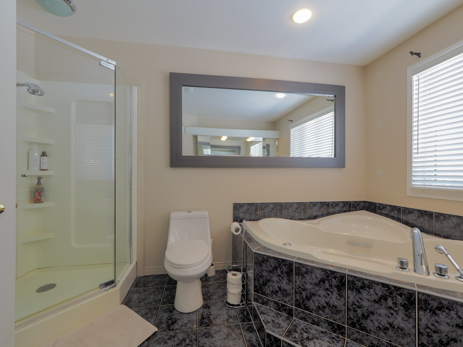









2040


Rue Adrienne-Choquette

,
Trois-Rivières,




QC
G8Y7B8

