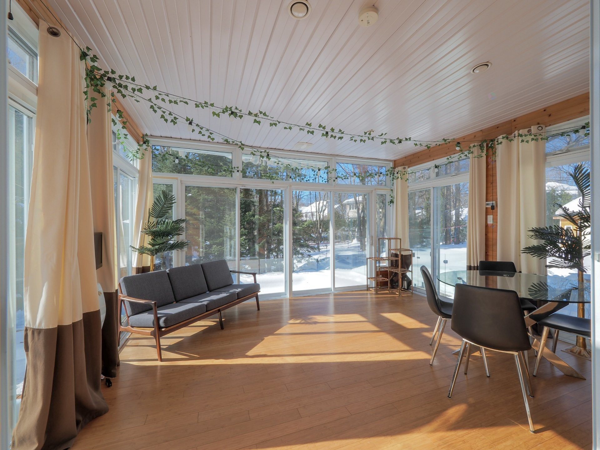 









2040


Rue Adrienne-Choquette

,
Trois-Rivières,




QC
G8Y7B8

