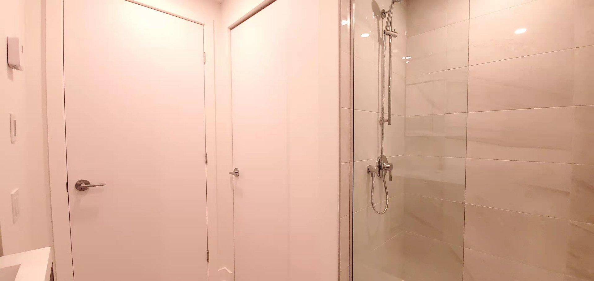 









1


Boul. De Maisonneuve O.

, 1015,
Montréal (Ville-Marie),




QC
H2X0E3

