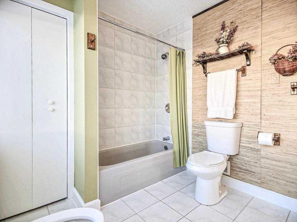 









197


Boul. Montclair

,
Hull (Gatineau),




QC
J8Y2G8

