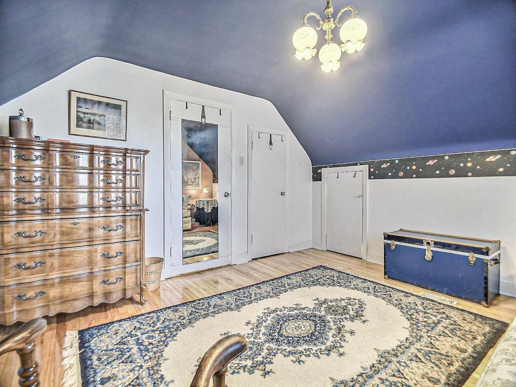 









197


Boul. Montclair

,
Hull (Gatineau),




QC
J8Y2G8


